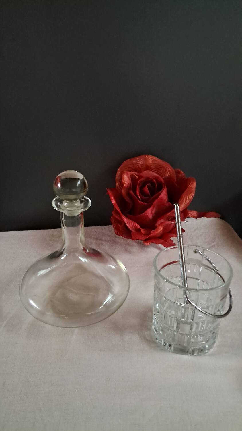 Wine carafe