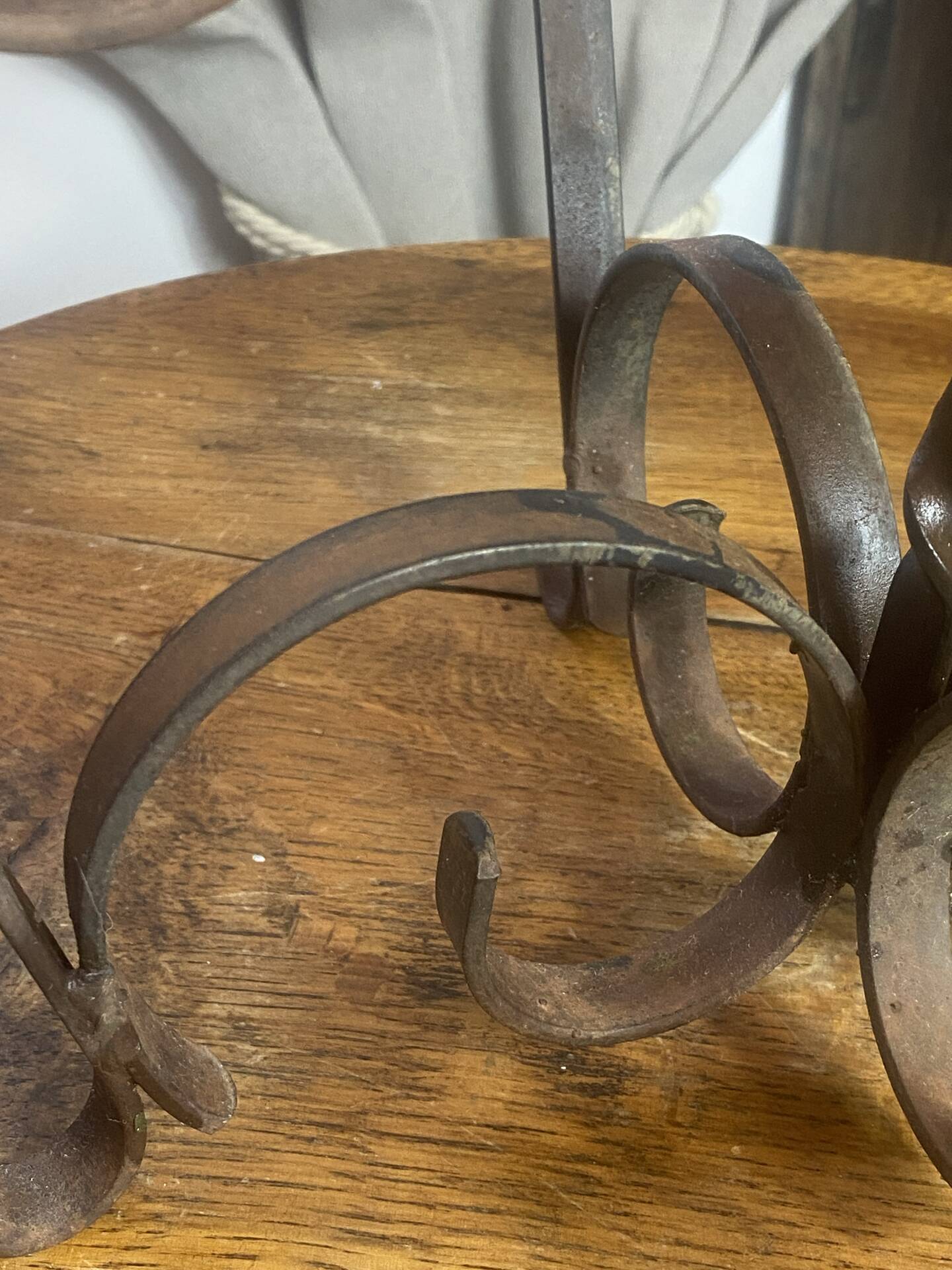 Occasional table in wrought iron and marble