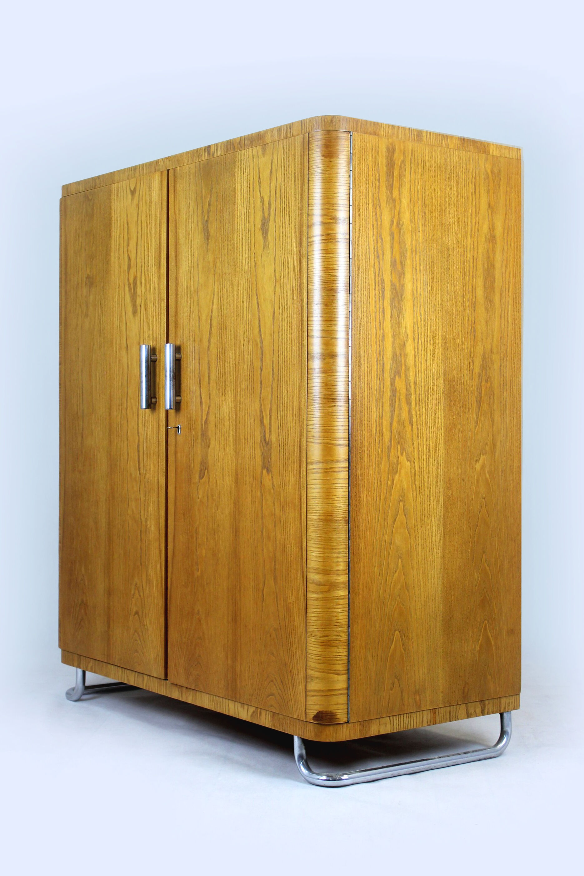 Bauhaus chromed tubular steel wardrobe, 1930