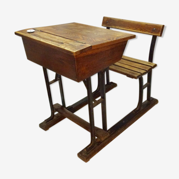 Table d’écolier en bois d’école primaire dimension : hauteur -78cm- largeur -70cm- profondeur -88cm-