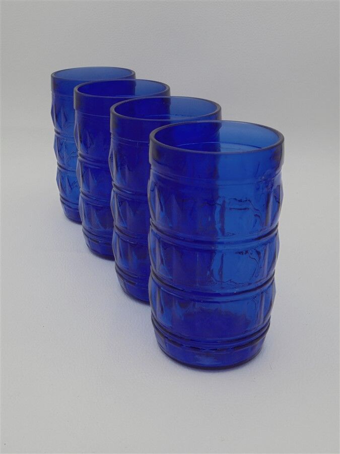 Lot of 4 blue glasses