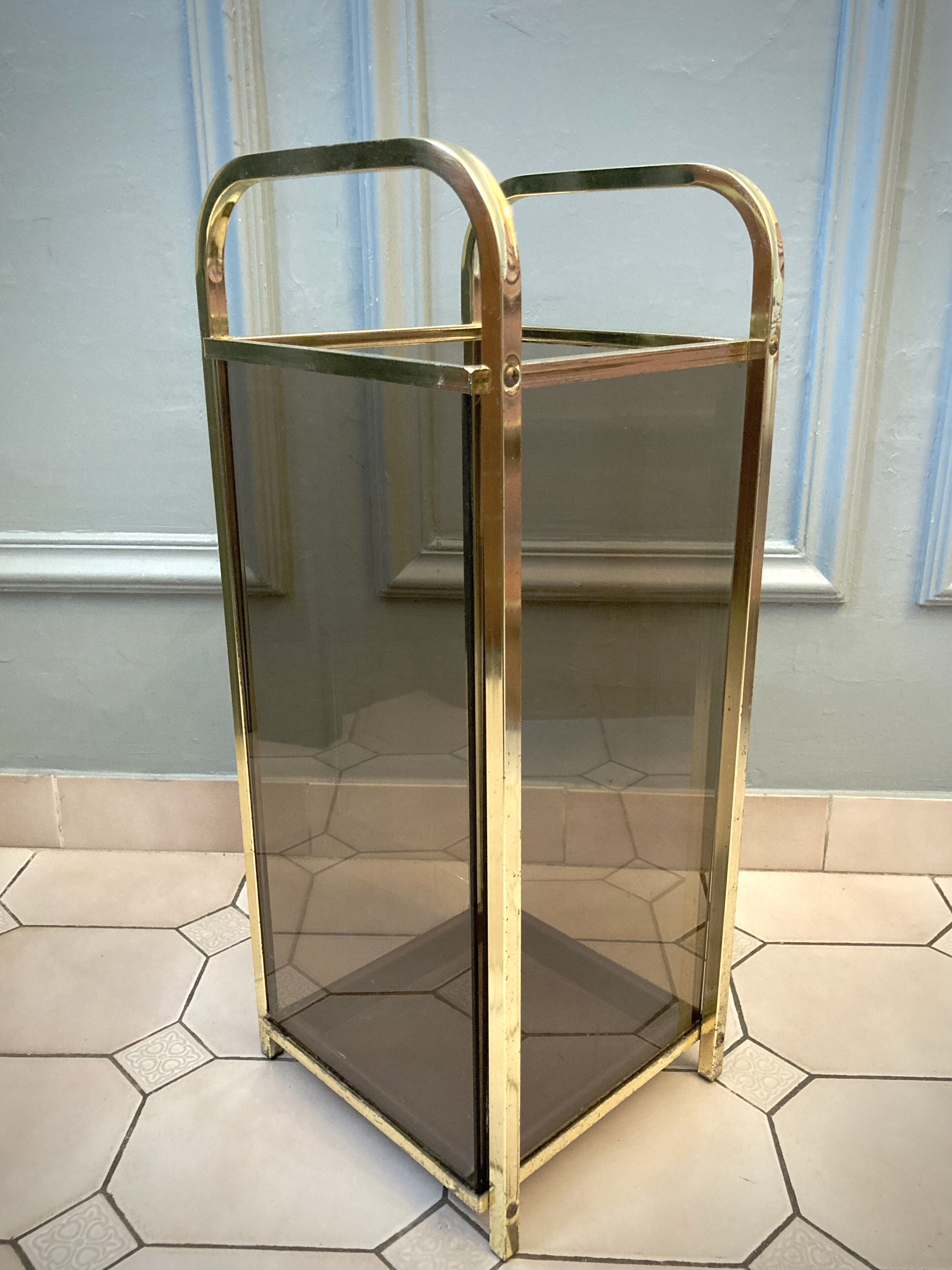 Vintage umbrella holder