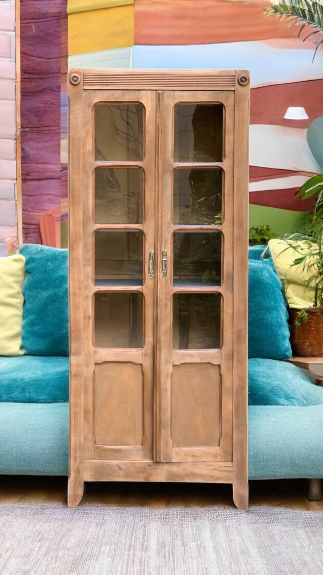 Armoire parisienne vitrée en bois brut, 1940