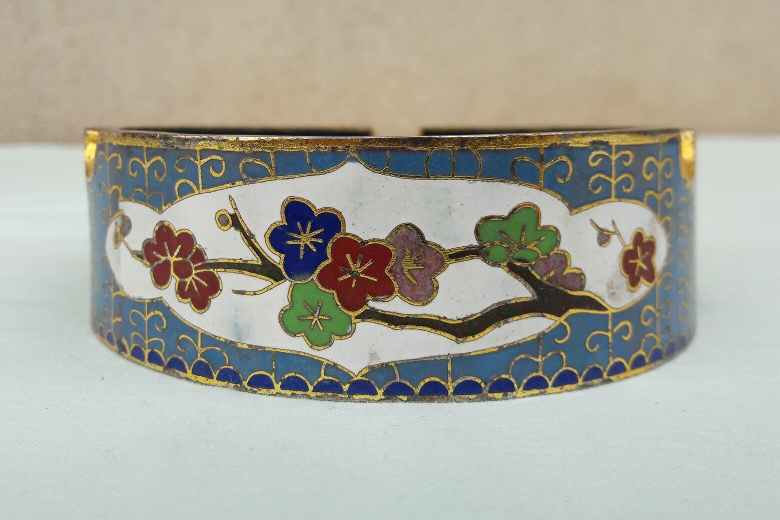 Ashtray in partitioned