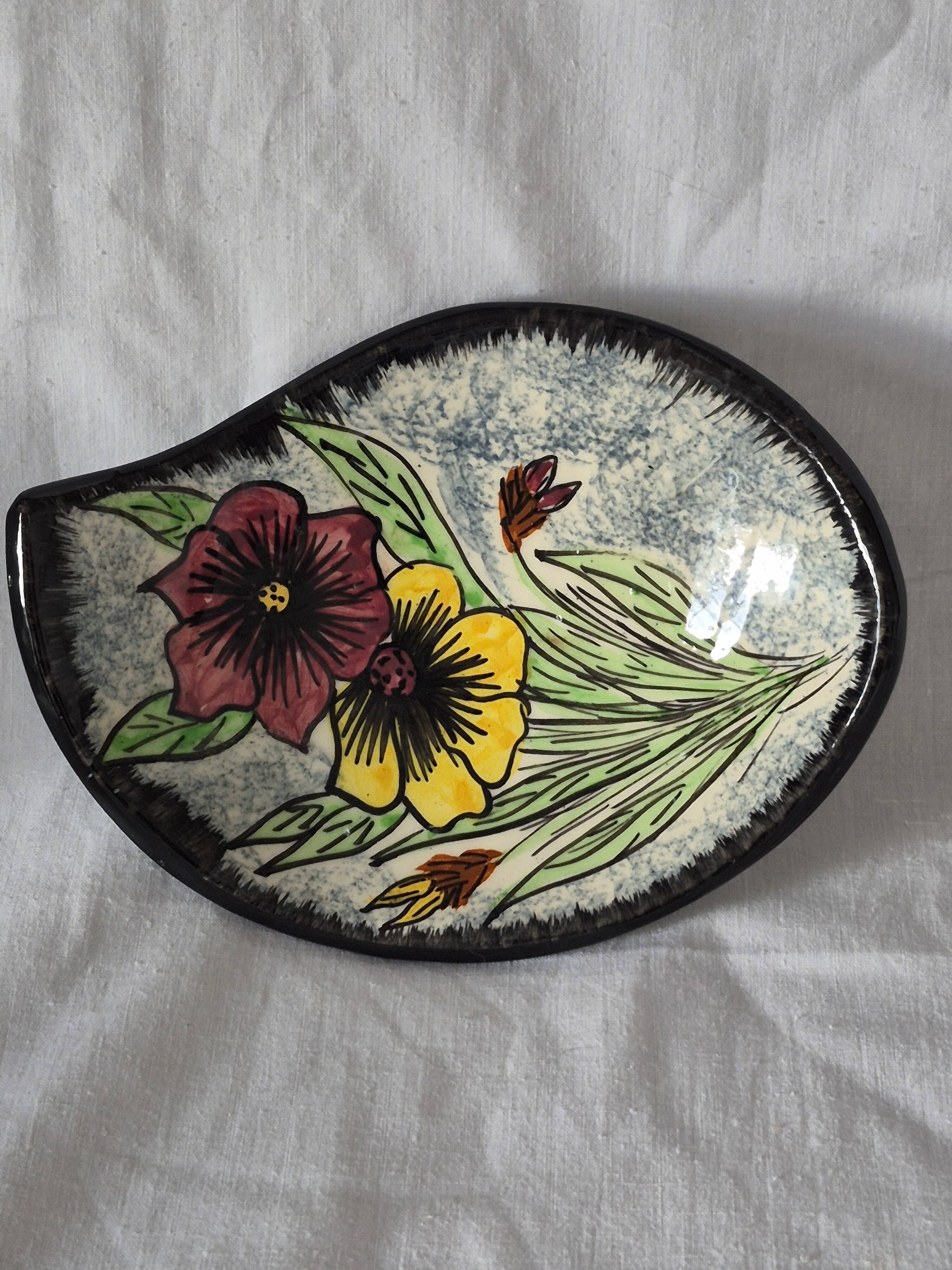 Vallauris empty pocket bowl A554