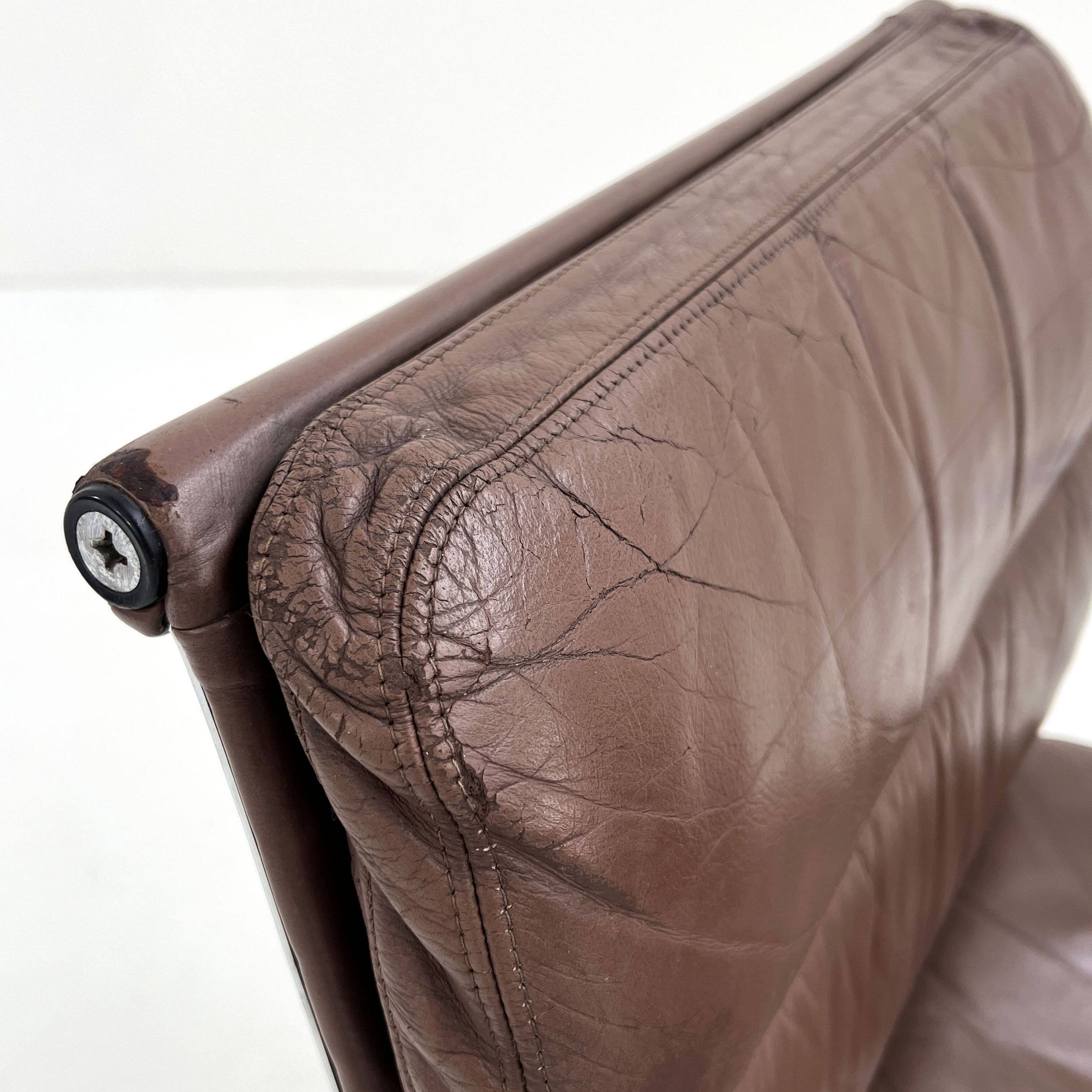 Fauteuil de bureau EA208 Soft Pad par C.& R. Eames pour Hermann Miller, 70