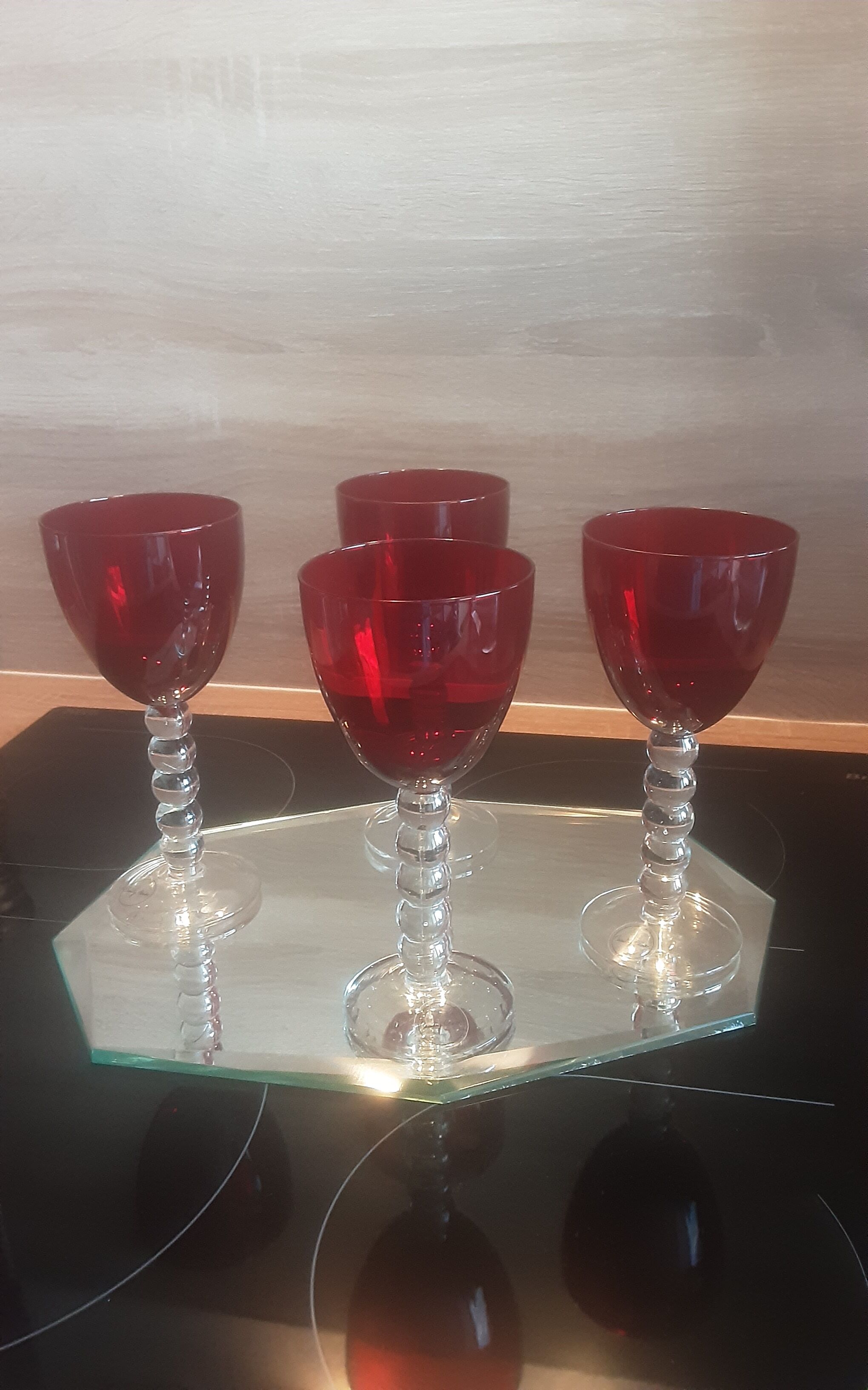 Lot 4water glasses or vintage wine