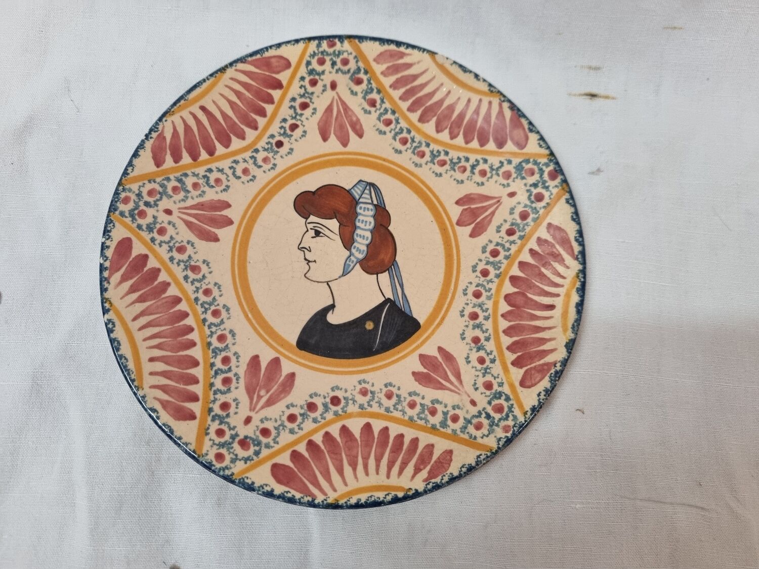 Assiette Art Déco,  Henriot Quimper, Bretagne