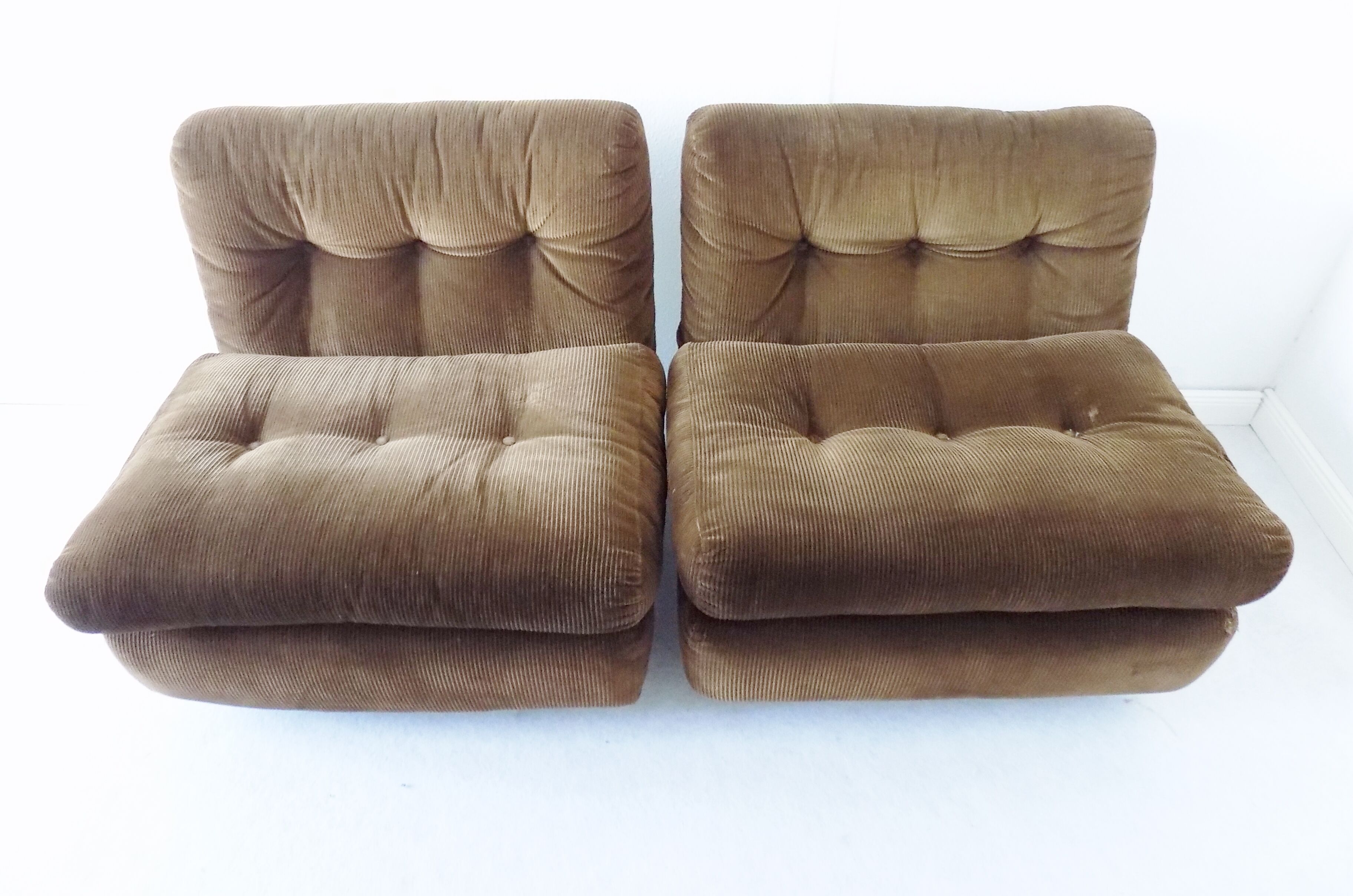 Pair of Amanta chairs by Mario Bellini for C&B Italia
