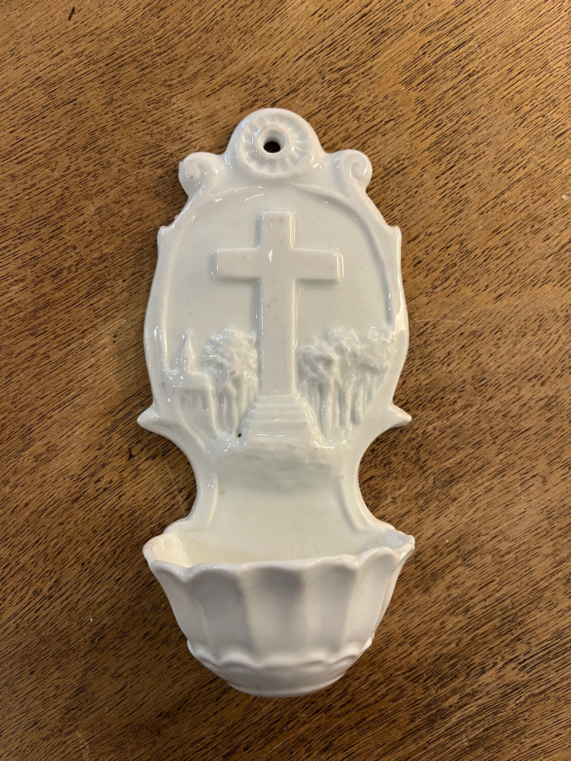 Porcelain holy water font, 19th century.