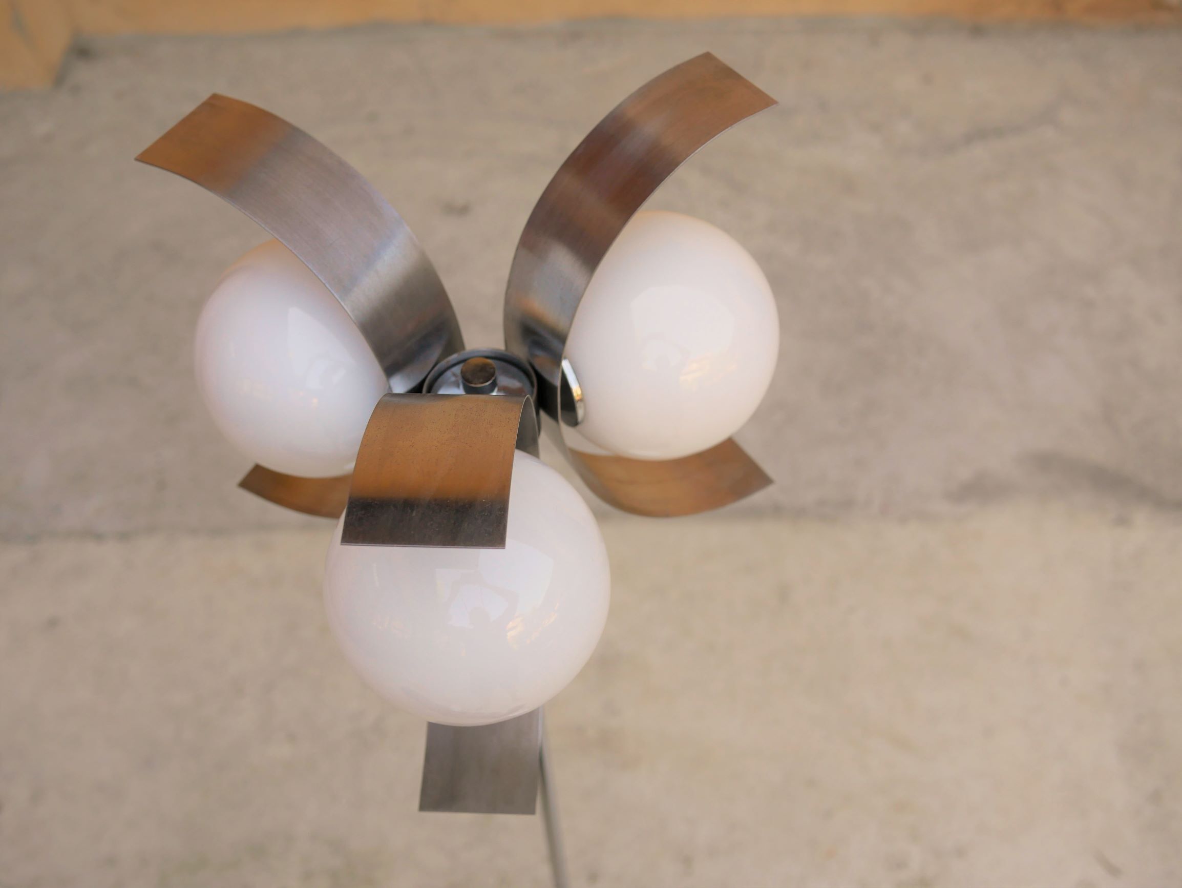 Vintage space age lamppost