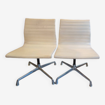 Paire de chaise "Alu chair EA101" Charles & Ray Eames 1973-1975