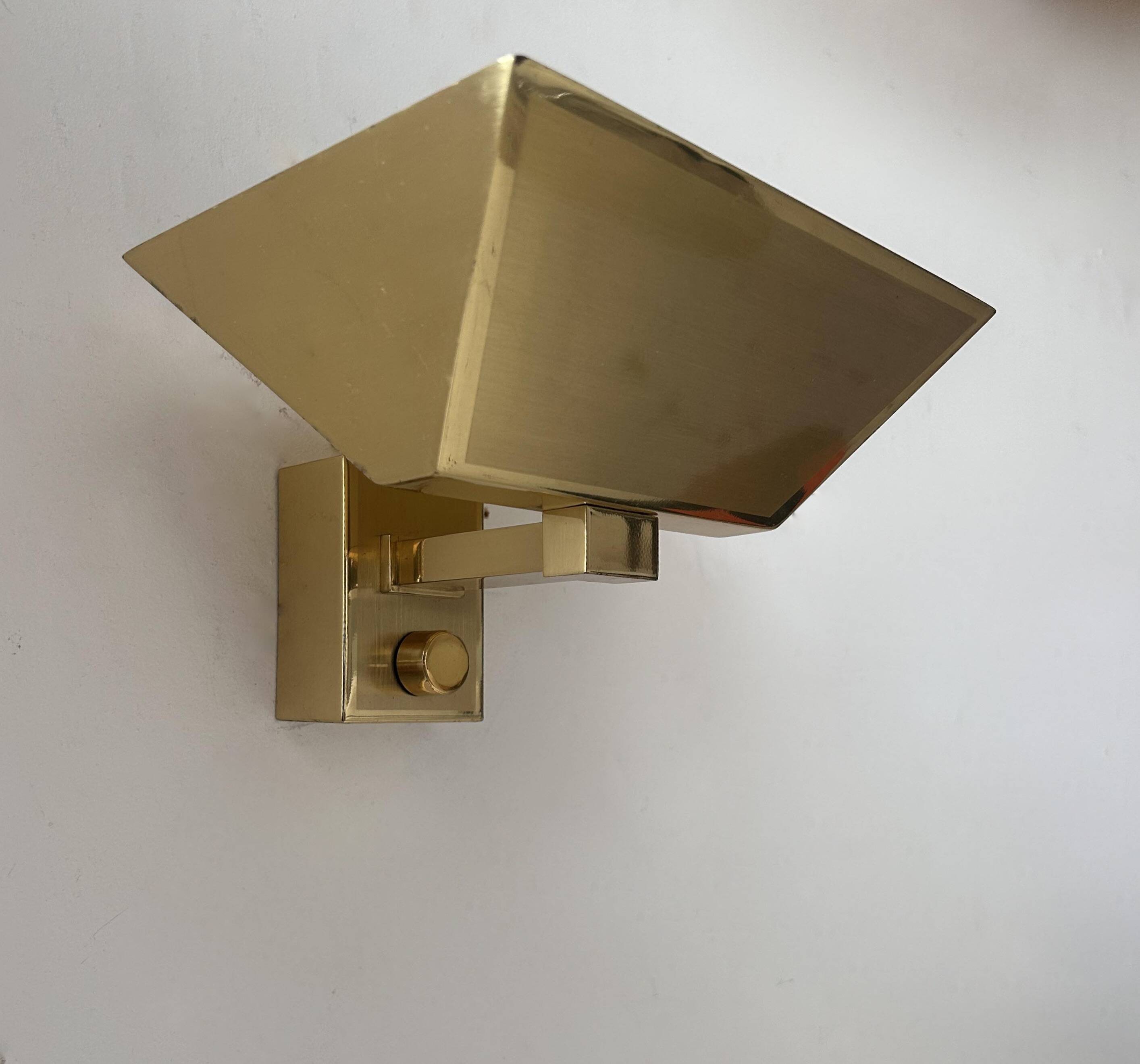 Vintage wall light, solid brass, Italy 1970s