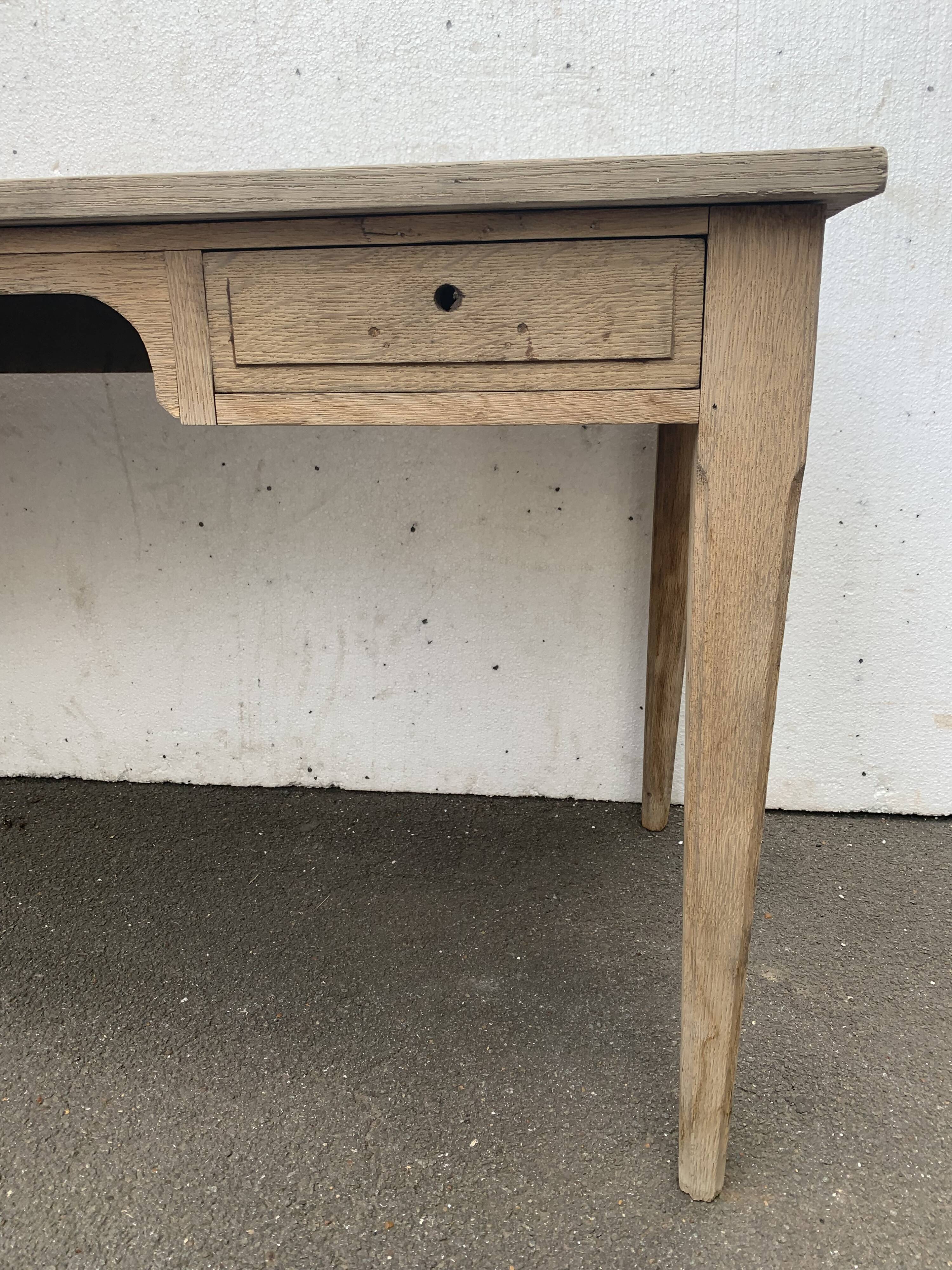 Lois XVI style desk in solid oak XX century