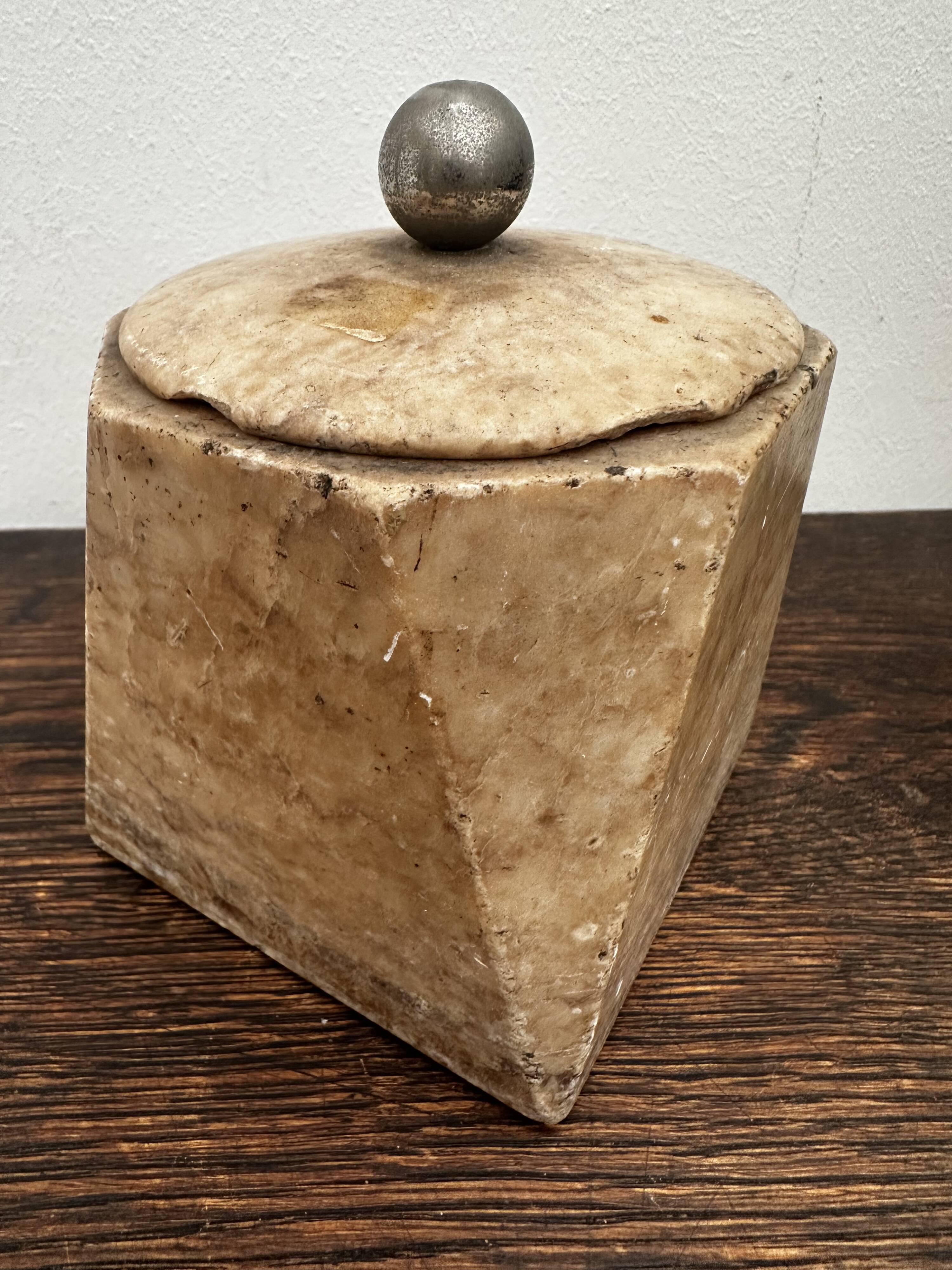 Art Deco marble snuffbox