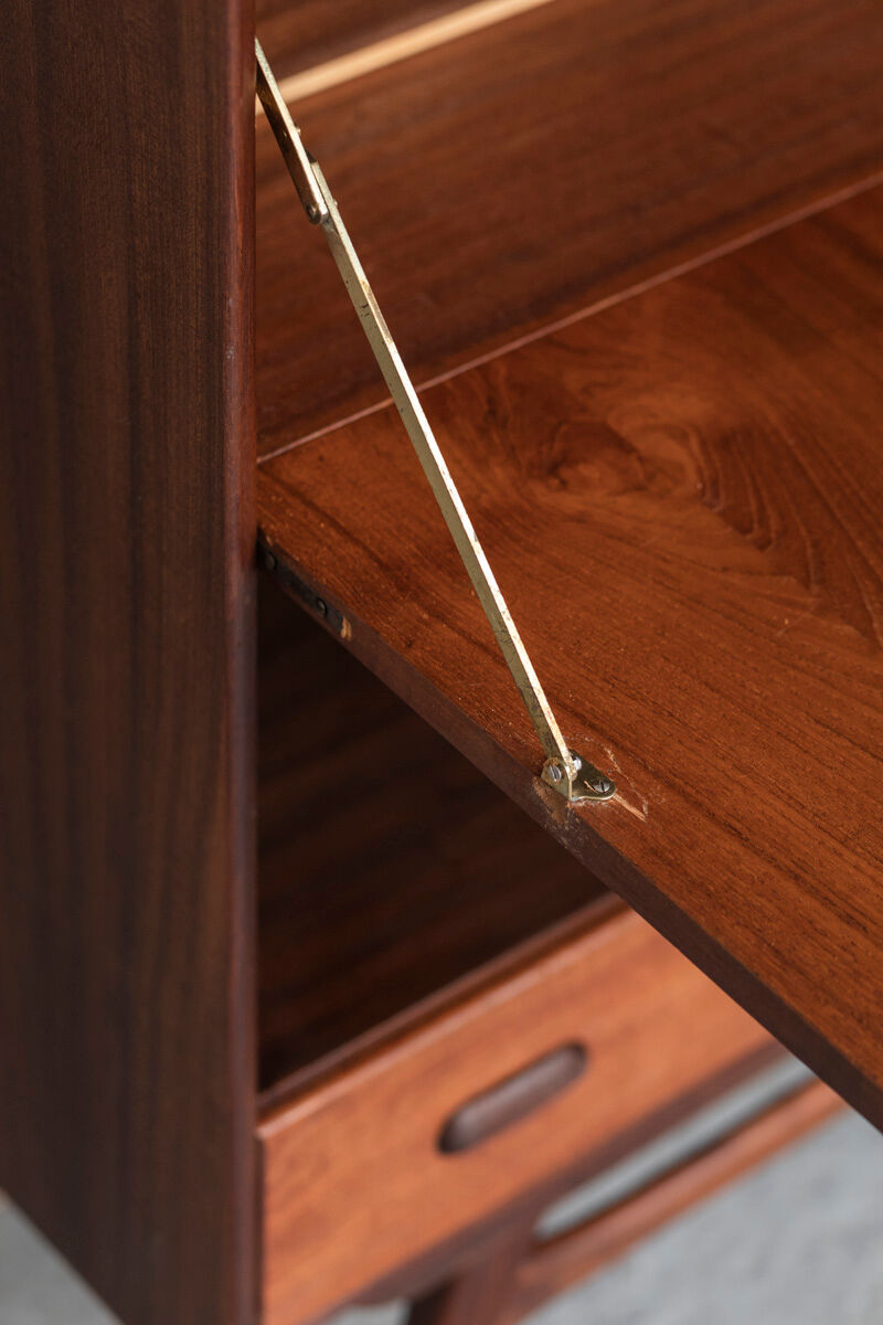 Cabinet by Louis van Teeffelen