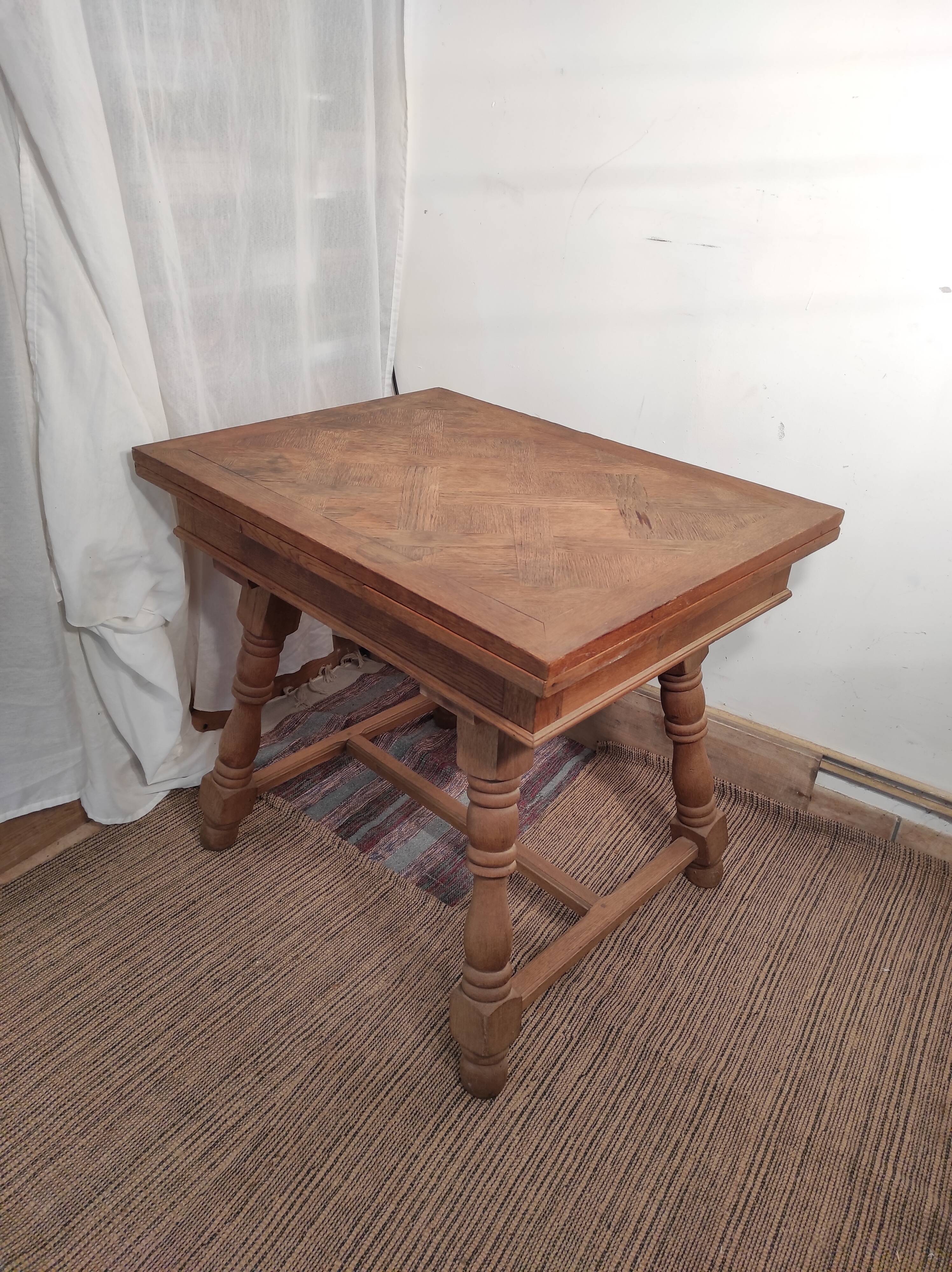 Oak table with extensions