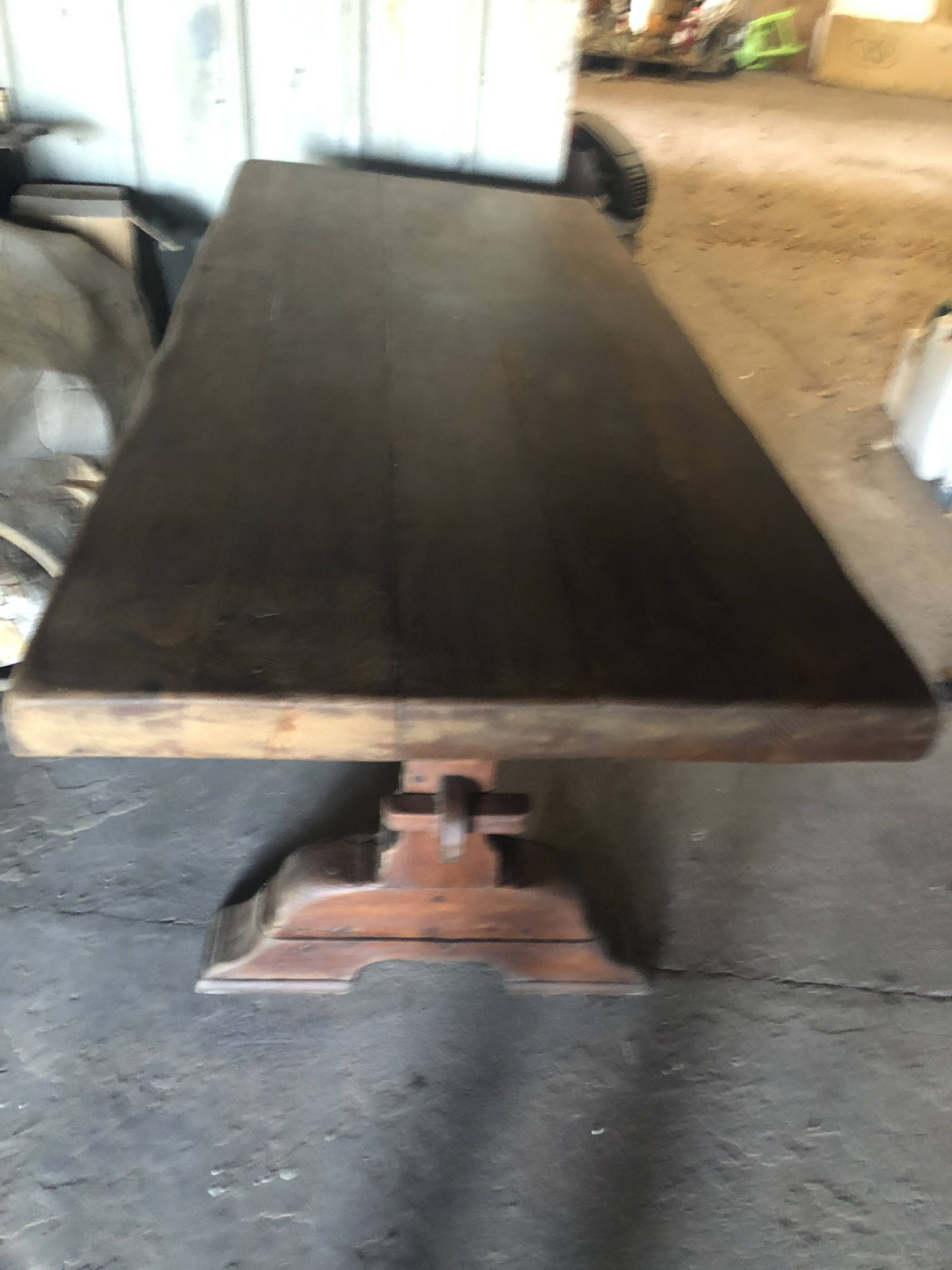 Belle table monastère en chêne