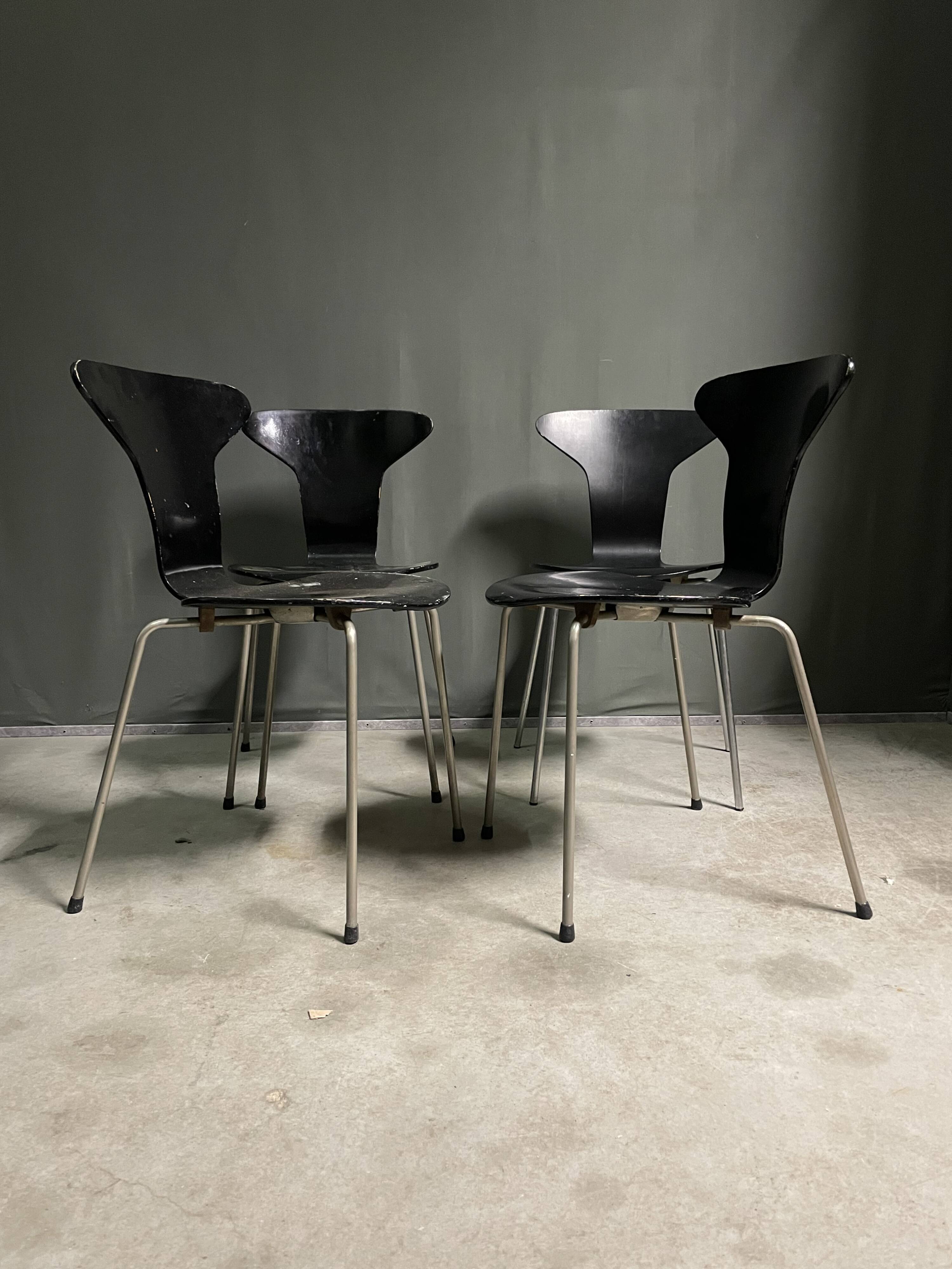 Set of 4 Mosquito chairs by Arne Jacobsen 1960 for Fritz Hansen.