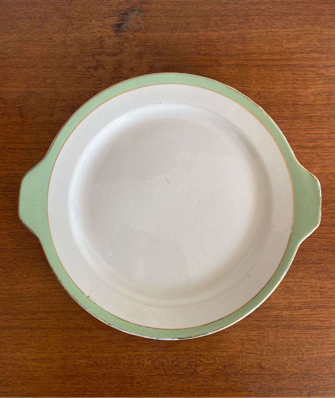 Cake serving dish