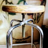 Industrial stool with screw