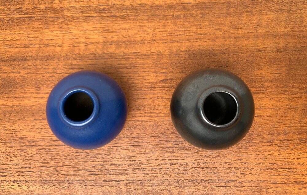 Small minimalist round vases from a mid-century pottery studio by Hildegard and Peter Delius for Hamelner Töpferei, 1960s, set of 2.