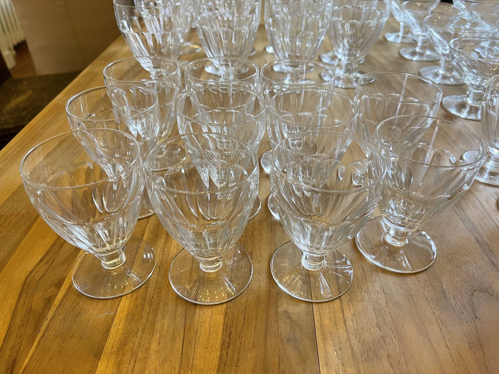 Crystal service of 44 glasses and 2 jugs from the 1930s.
