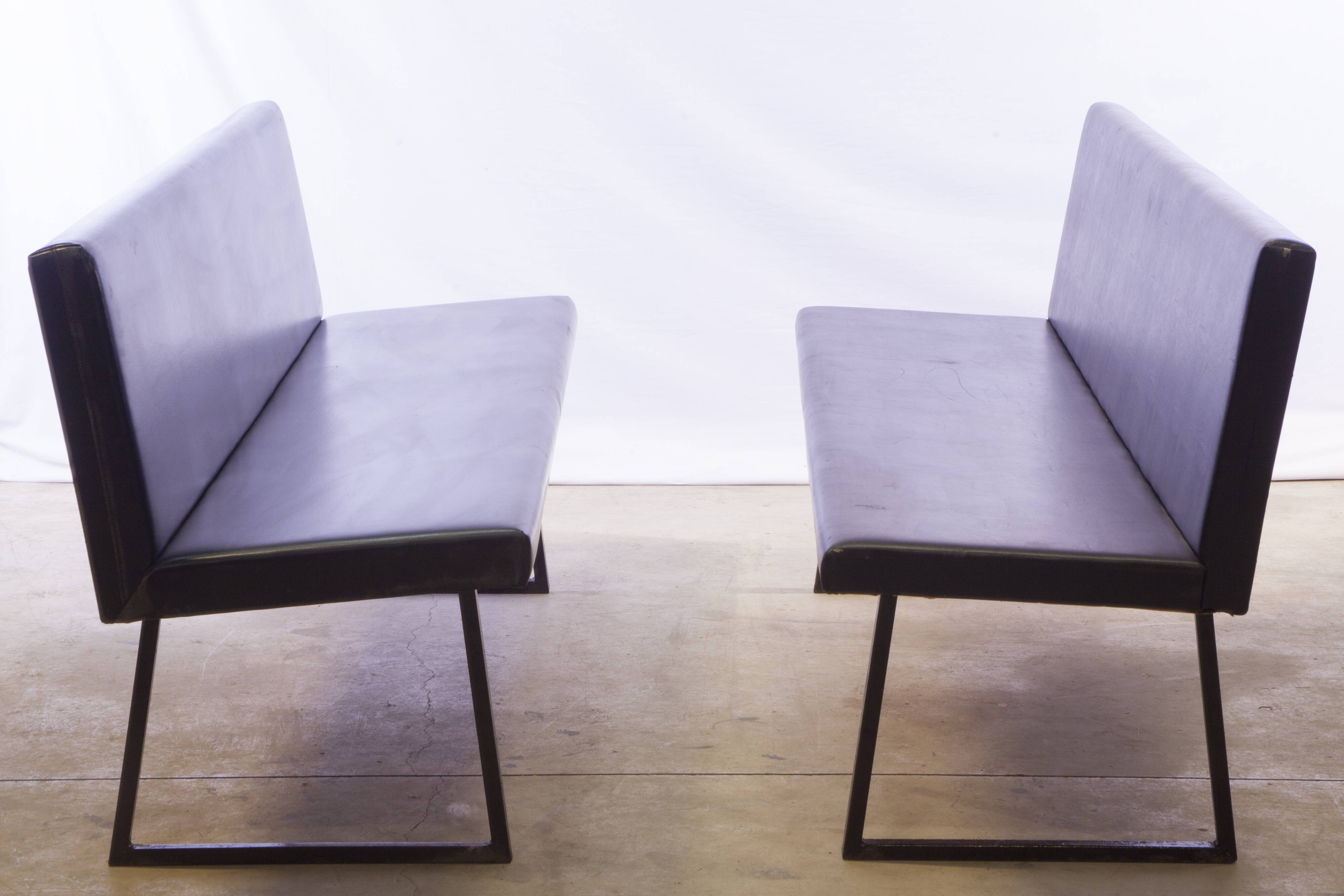 Black bench 1970 skai