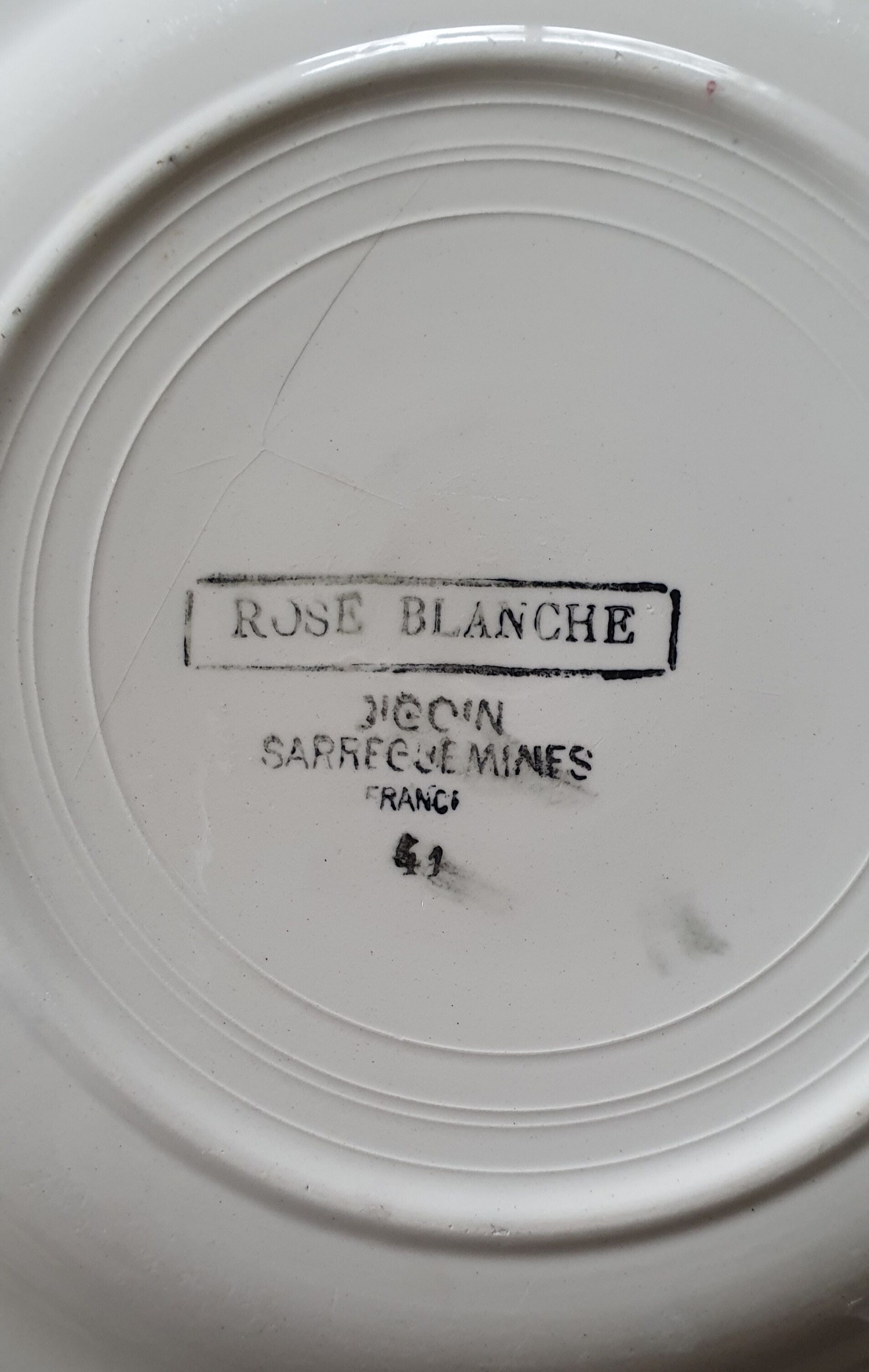 Earthenware plate