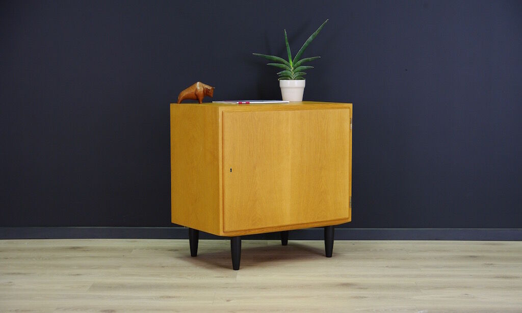 Dresser Carlo Jensen
