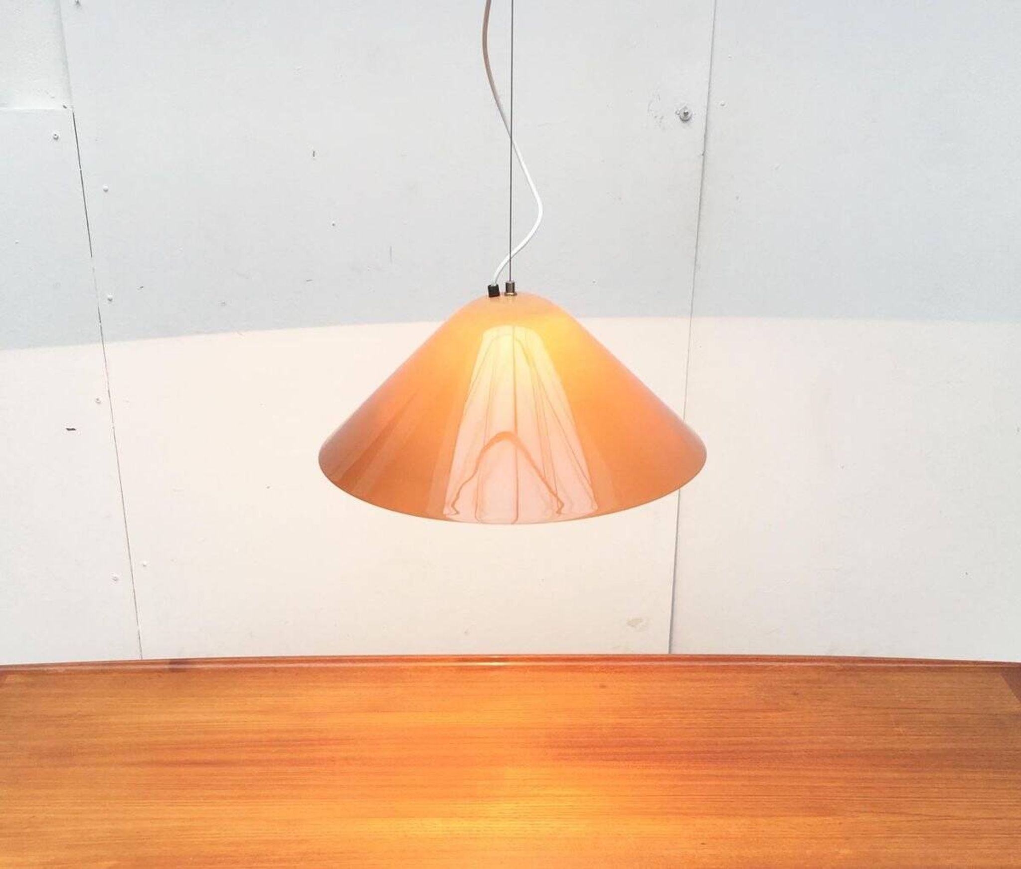 Suspension vintage italienne Elpis de Guzzini