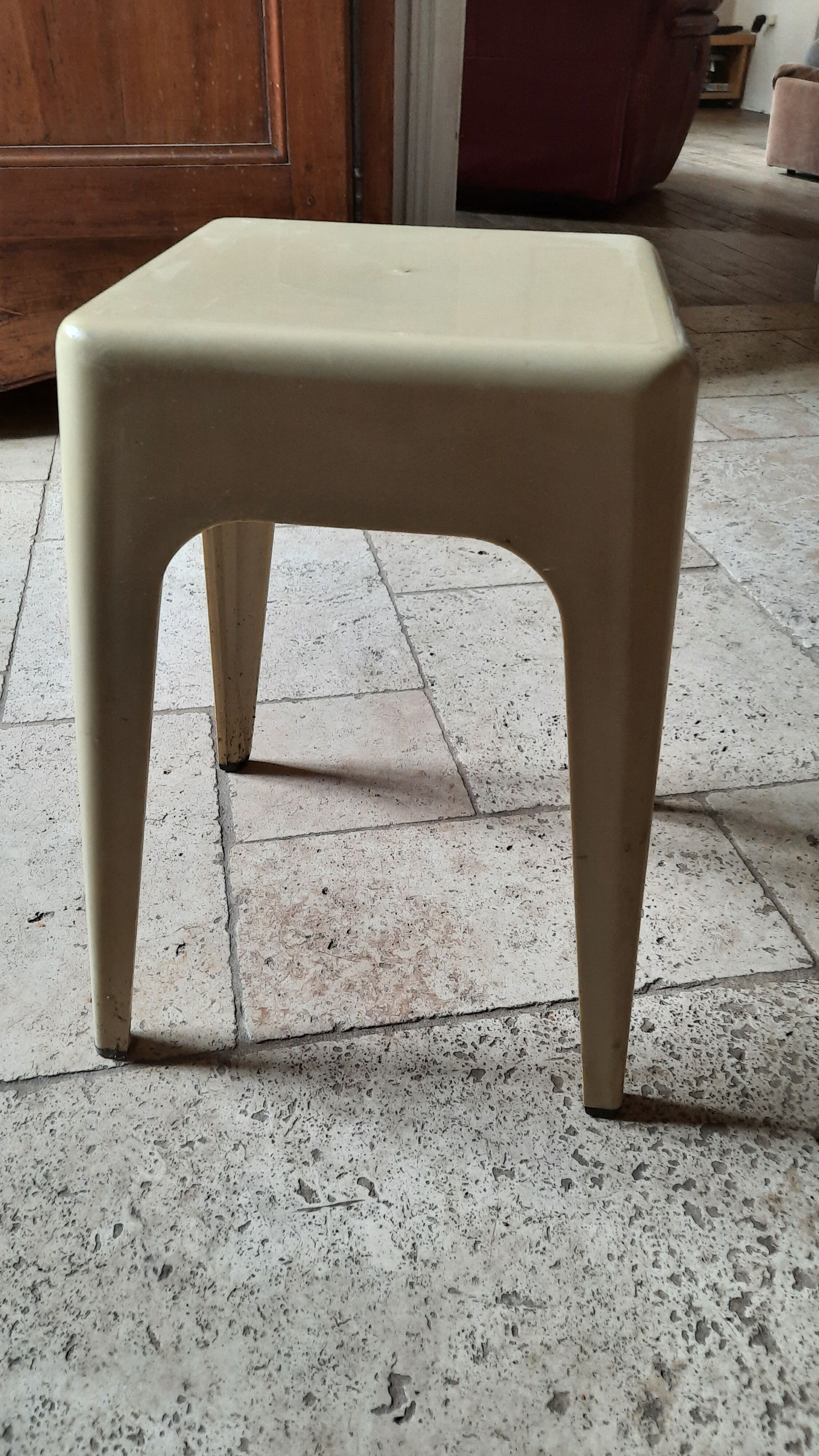 Tabouret plastique