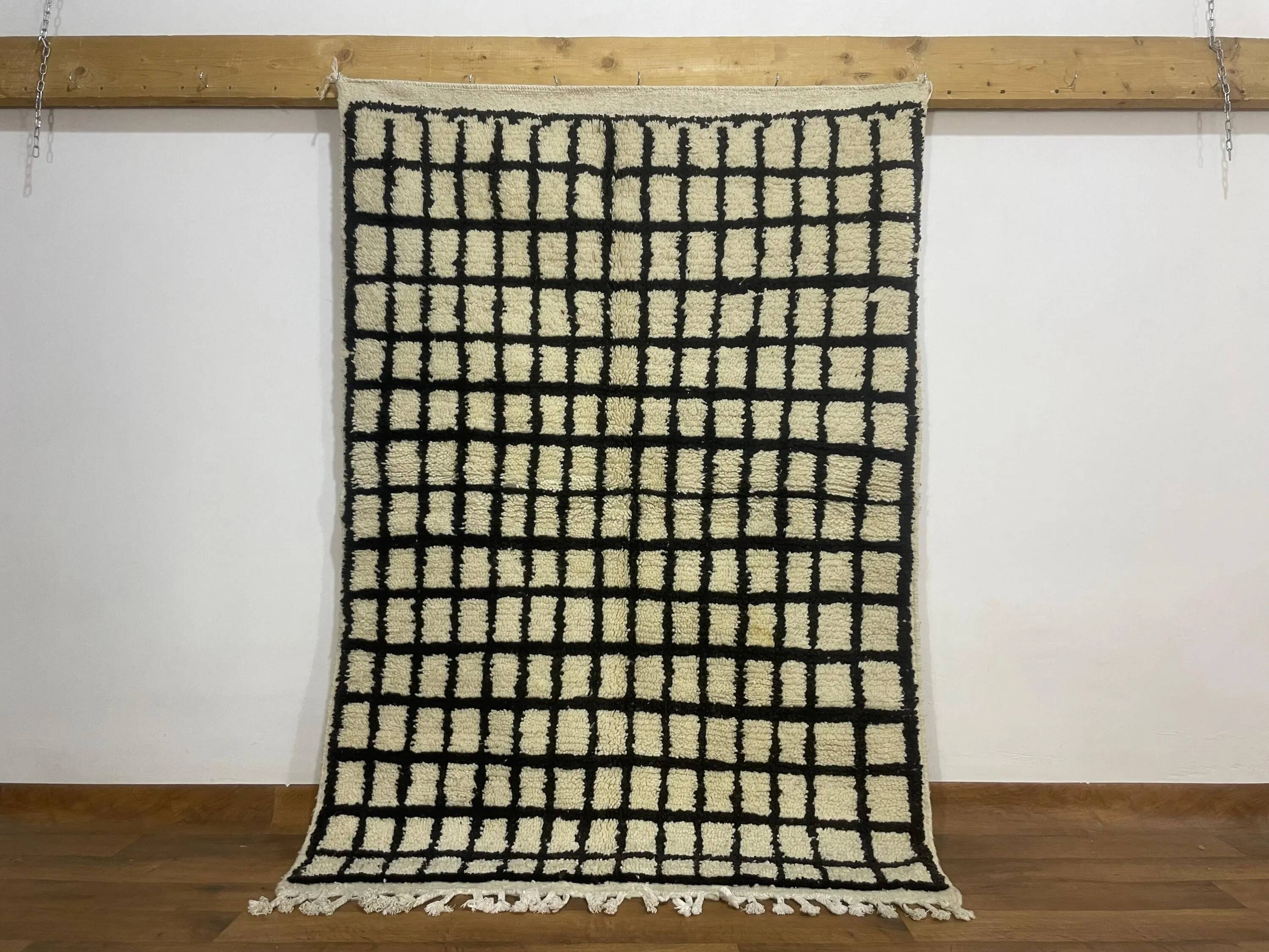 Moroccan rug made of natural wool, handmade, 3x2 m.