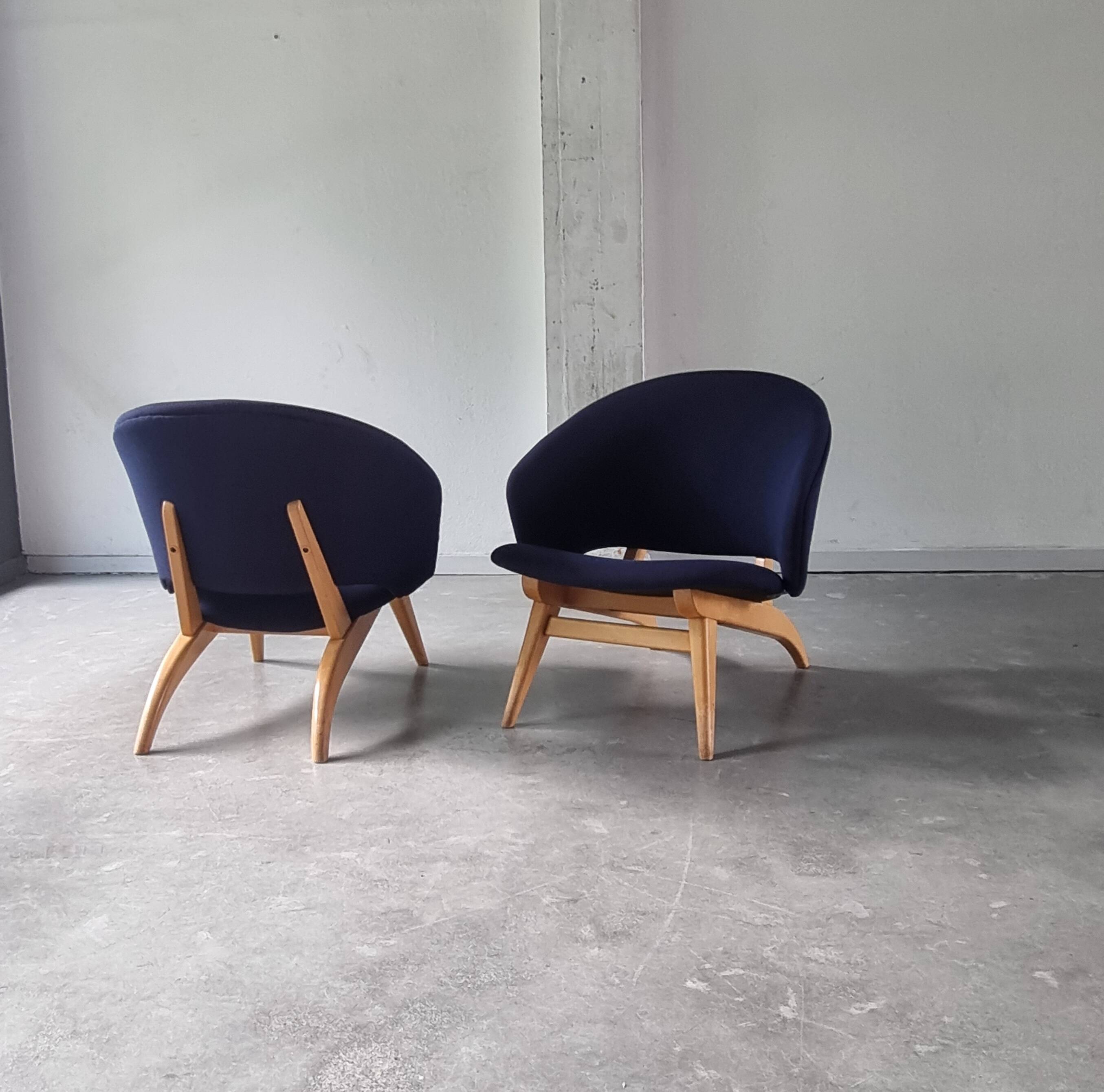 Set of two mid century lounge or cocktail chairs by Theo Ruth for Artifort