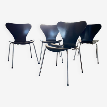 Set of 4 model 3107 dining chairs by Arne Jacobsen for Fritz Hansen 1988