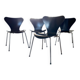 Set of 4 model 3107 dining chairs by Arne Jacobsen for Fritz Hansen 1988