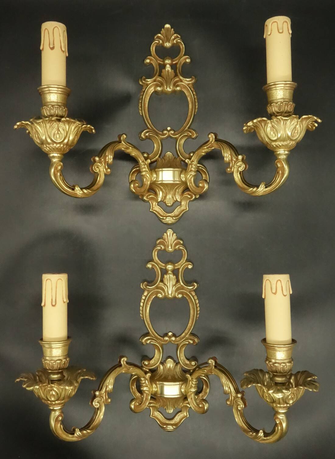 Pair of large Baroque / Rococo / Louis XV style wall lights - gilded bronze