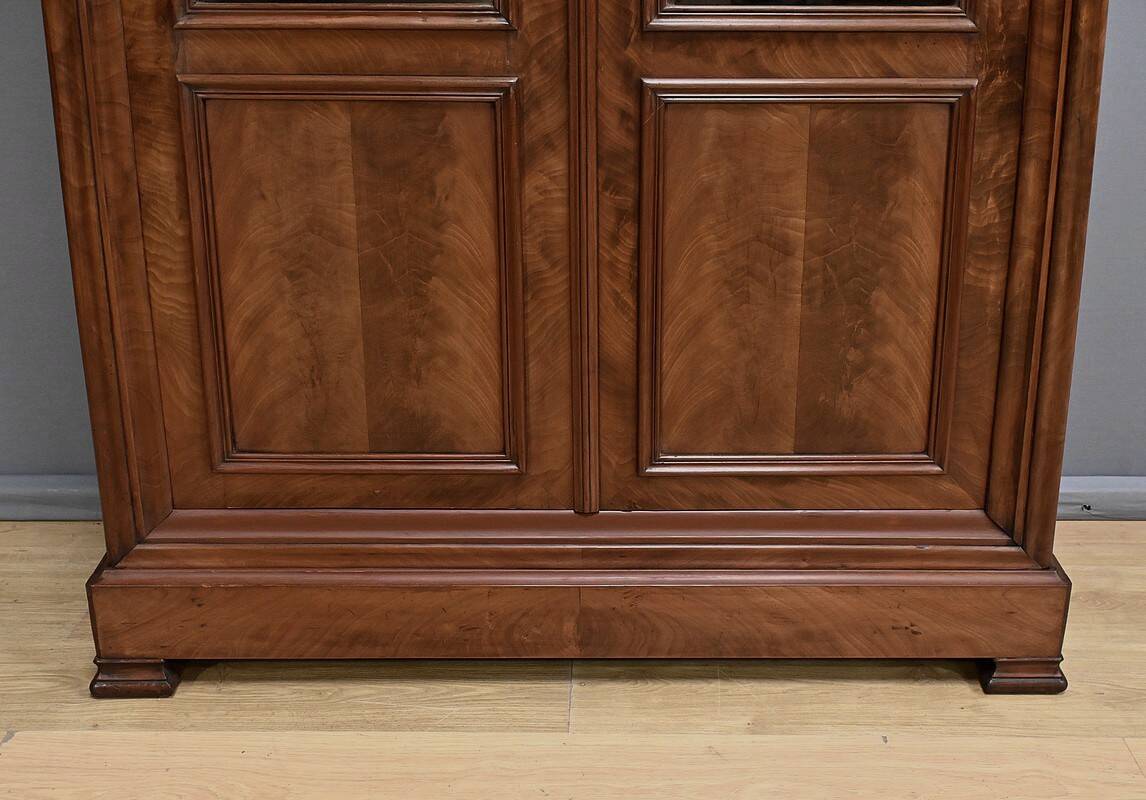 Mahogany Glass Bookcase, Restoration Period – Part 1 of the 19th Century