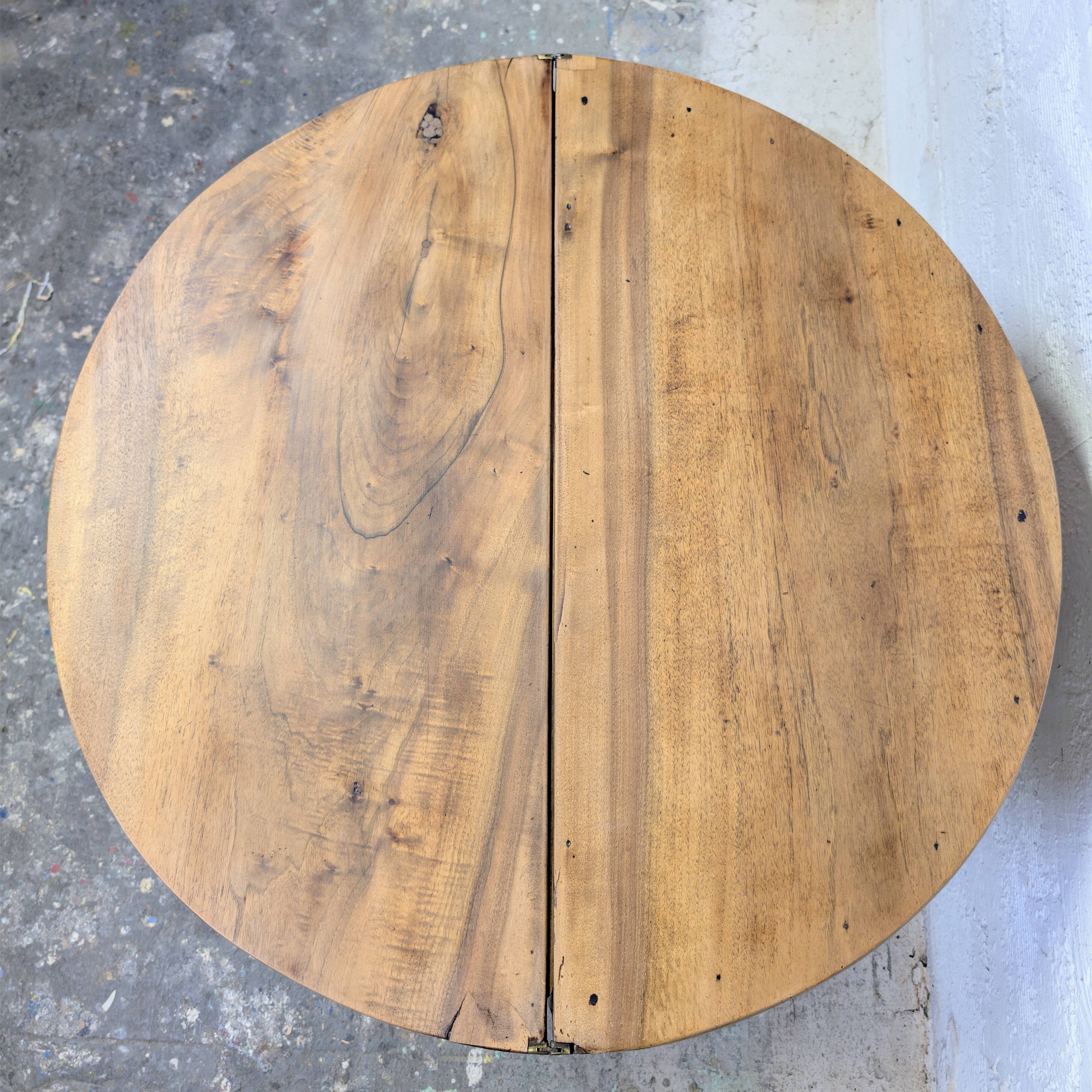 Half-moon table in walnut
