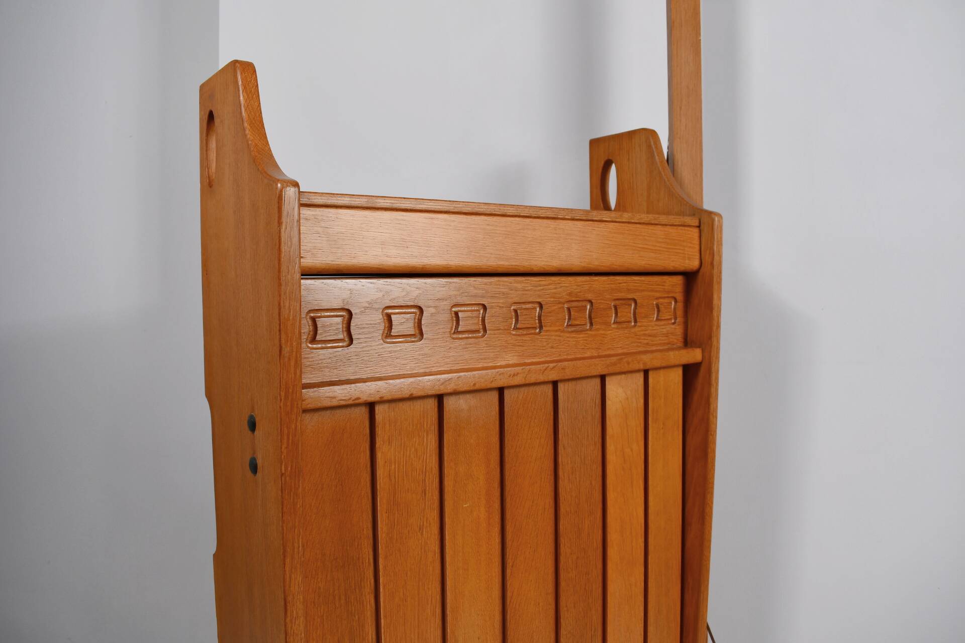 Guillerme et Chambron bar with standing lamp by Votre Maison.