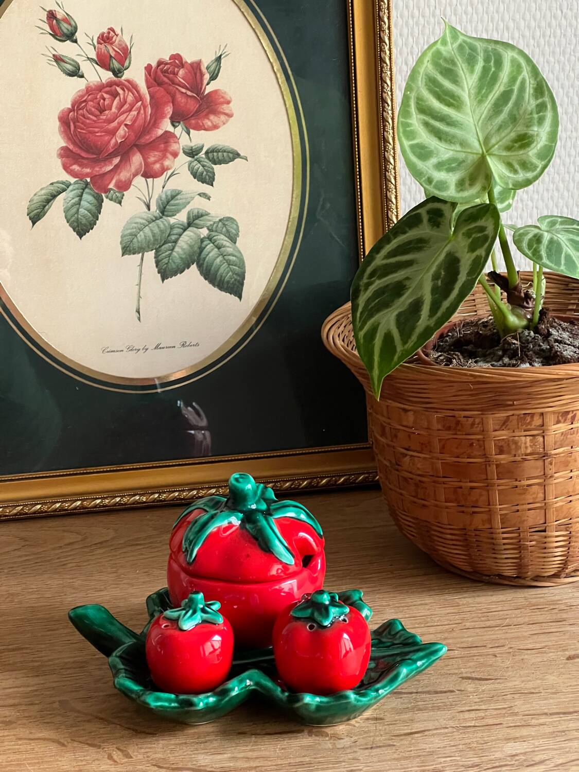 Barbotine set Salt shaker pepper shaker mustard pot