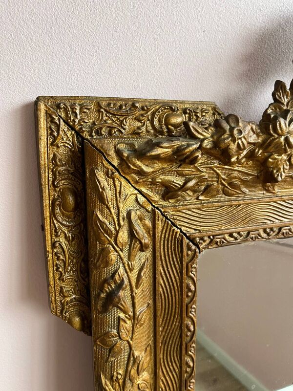 Miroir doré trumeau cheminée fin 19e ancien fronton sculpté