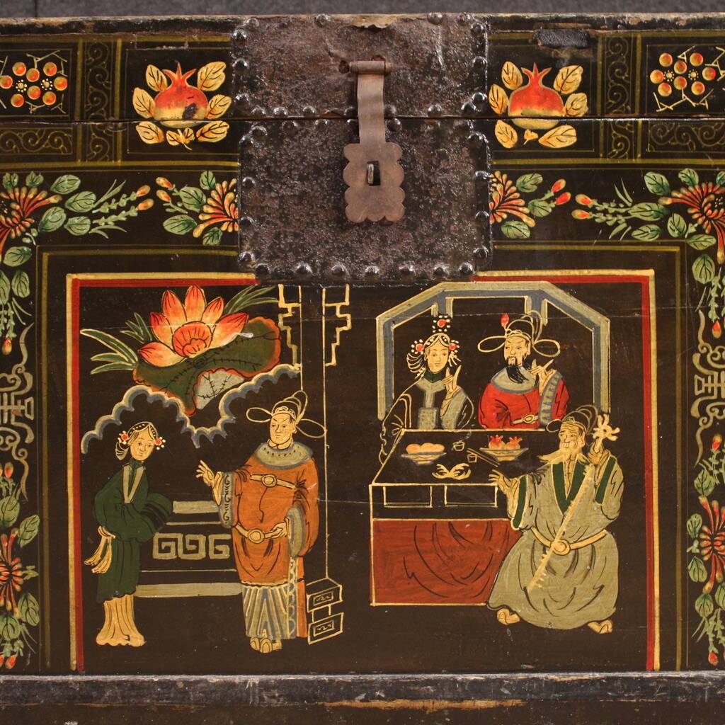 Small Chinese Chest from the 20th Century