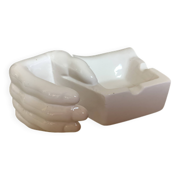 Hand ashtray