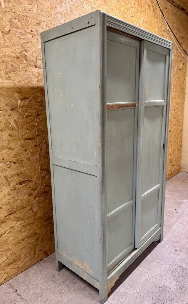 Parisian wardrobe with 2 sliding doors