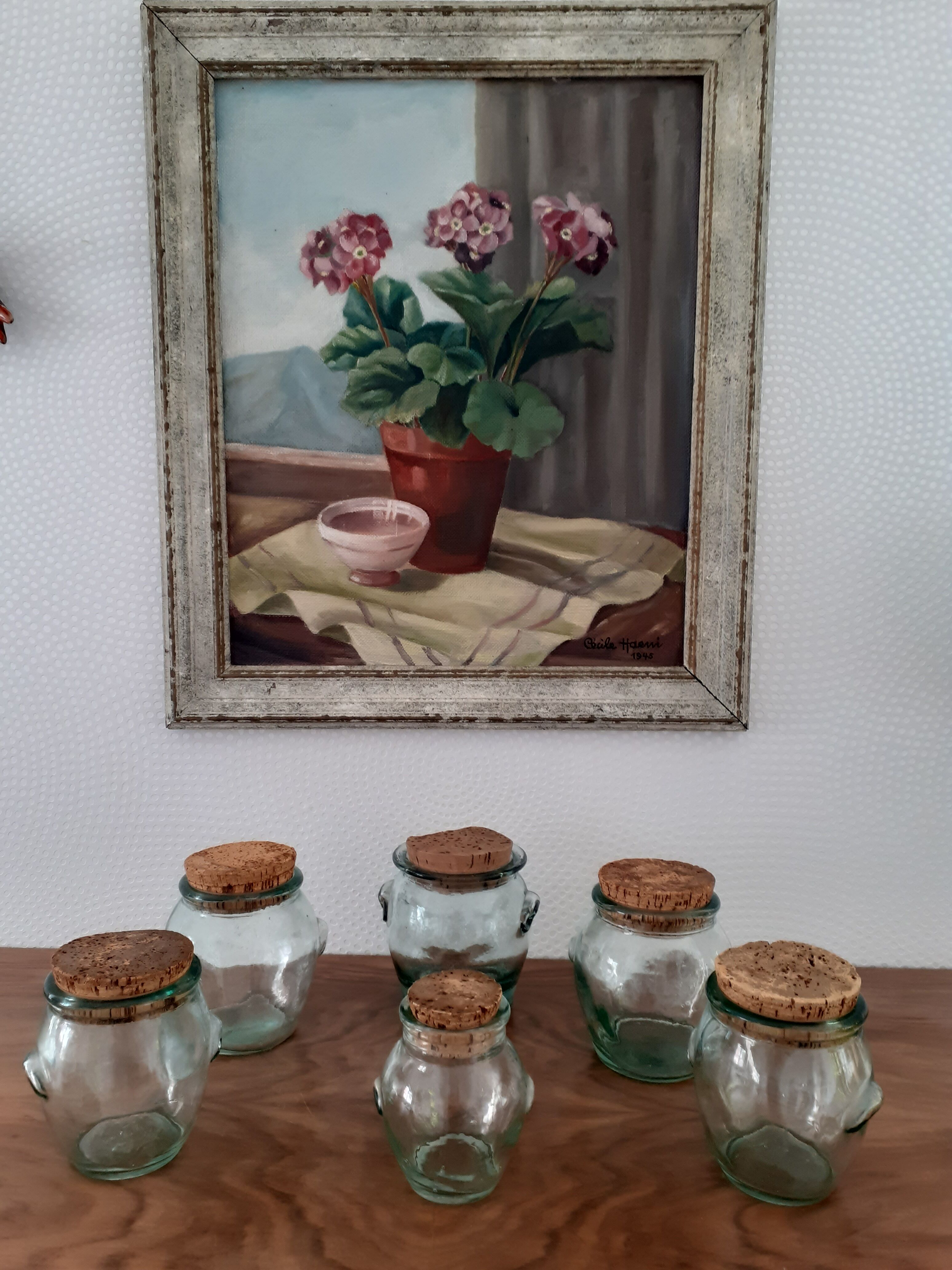 6 glass jars with vintage cork caps