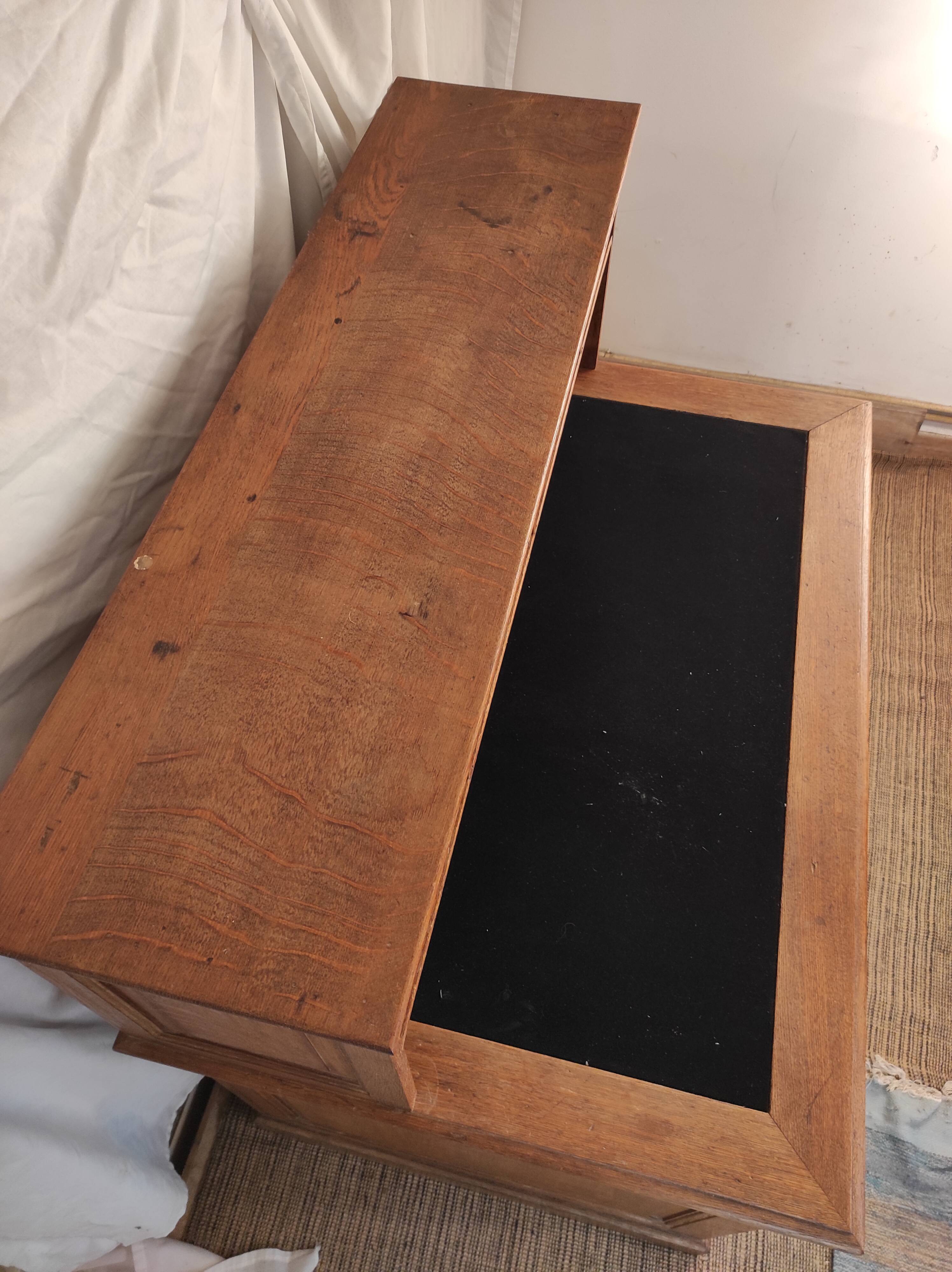 Oak stepped office 1900