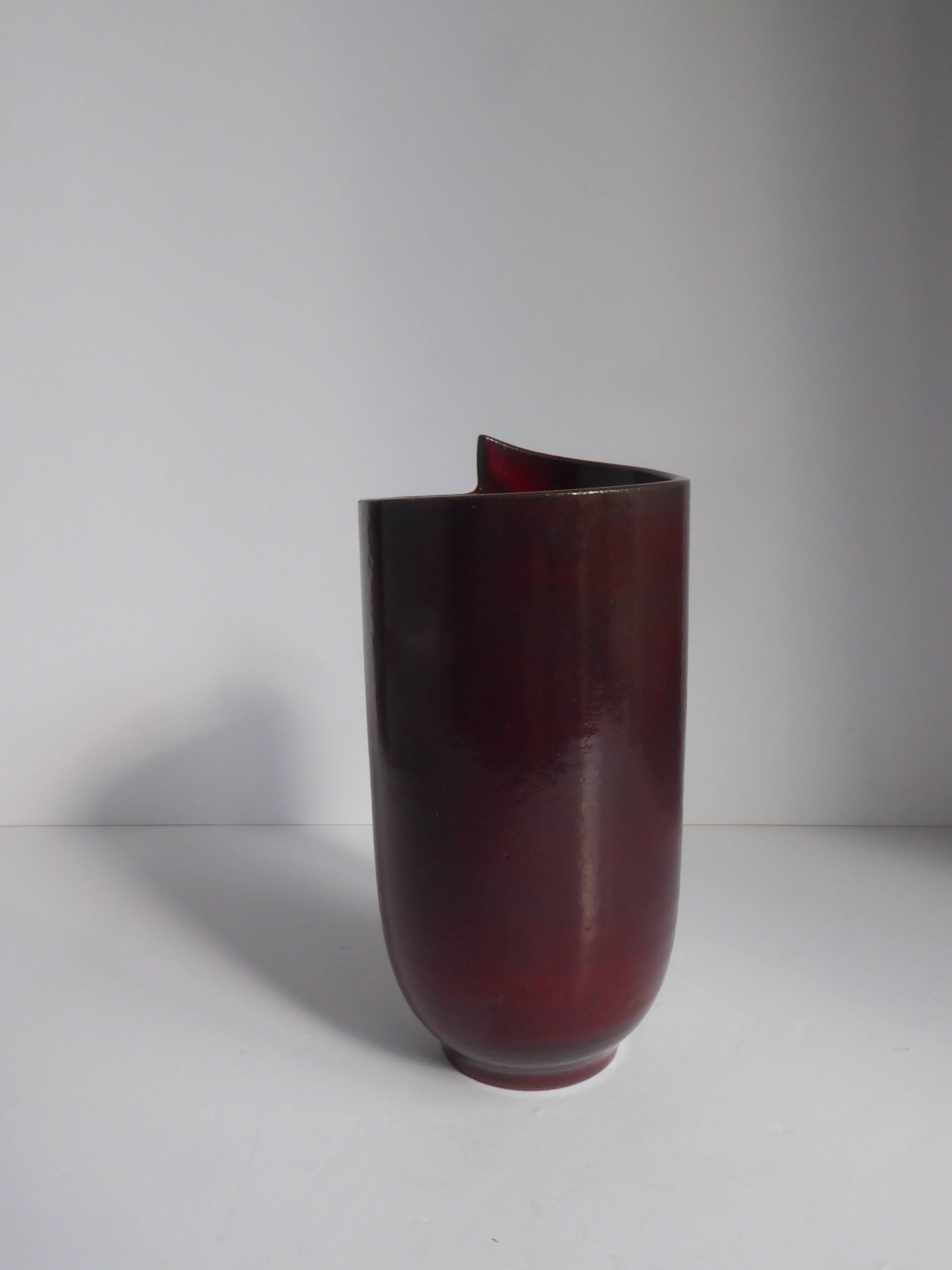 1950 vase in sandstone with cut neck