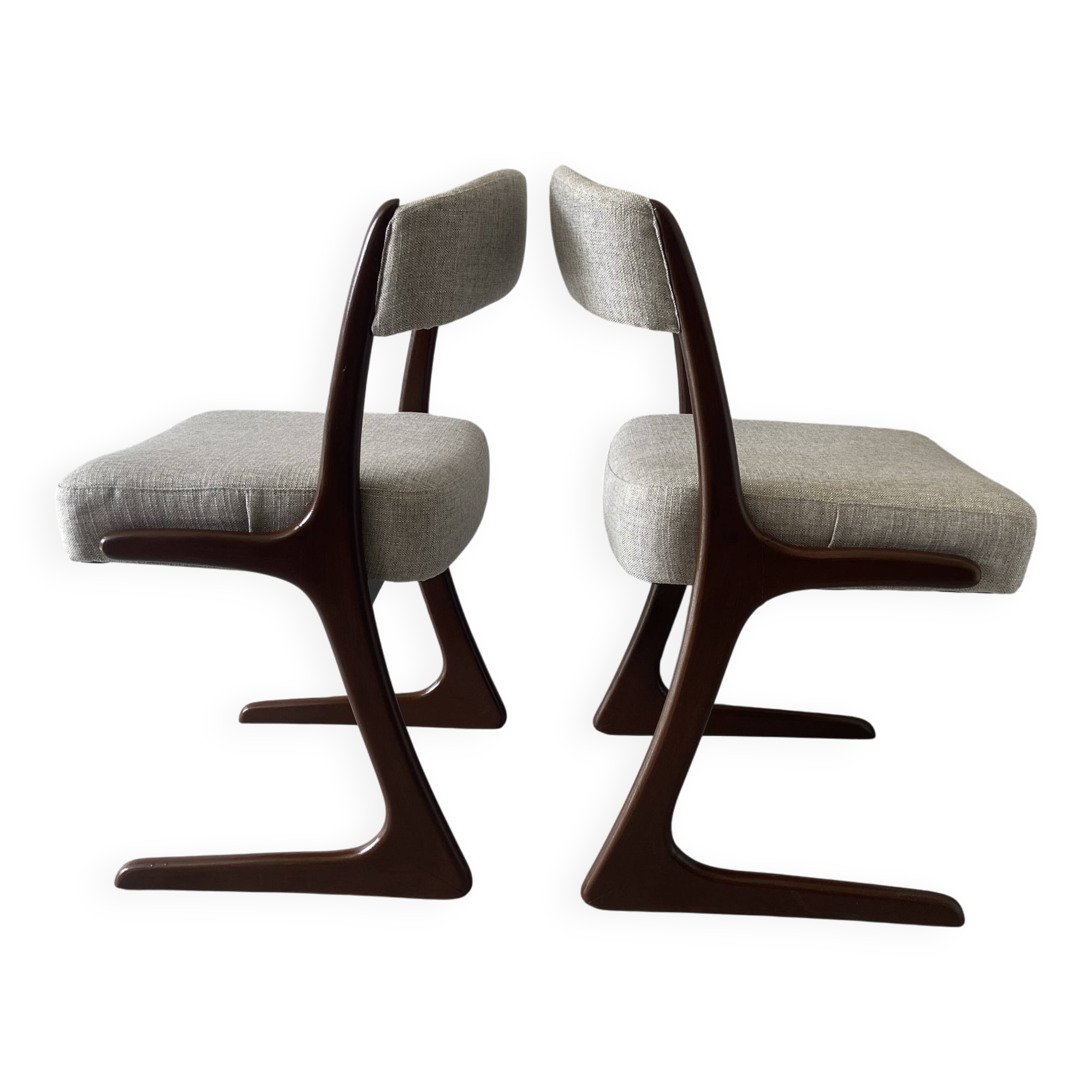 Paire de chaises "Kangourou" Baumann