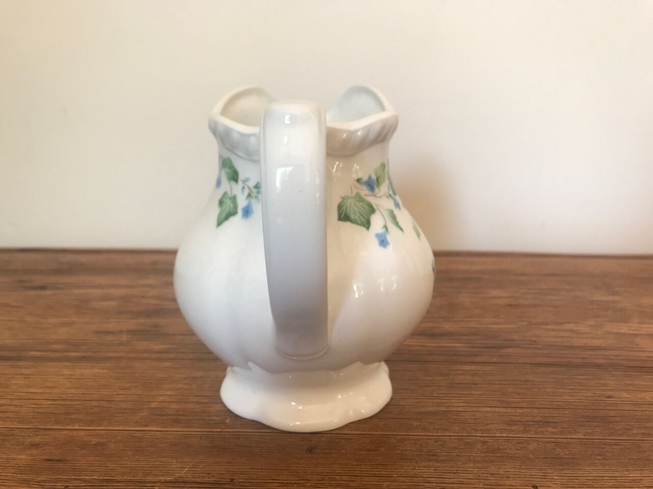 Johnson brothers vintage milk jug and sugar bowl lot